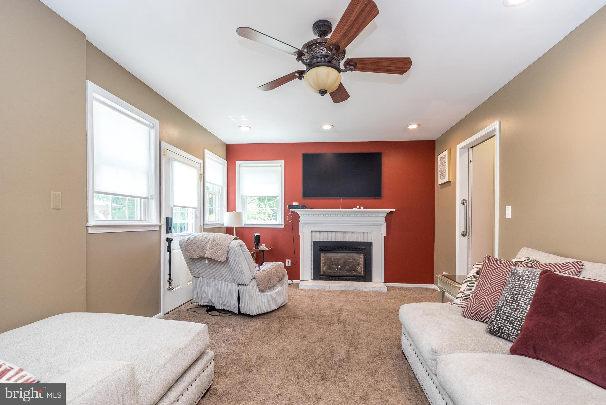 BEAVER RUN KNOLL - Residential