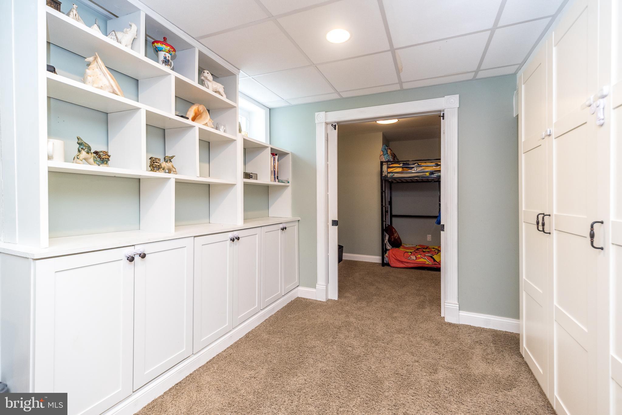 BEAVER RUN KNOLL - Residential