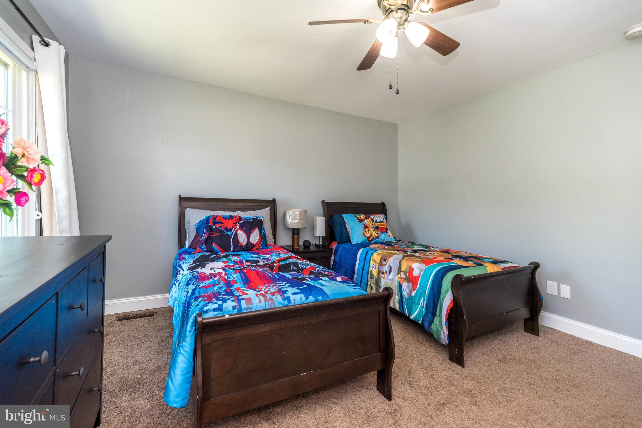 BEAVER RUN KNOLL - Residential