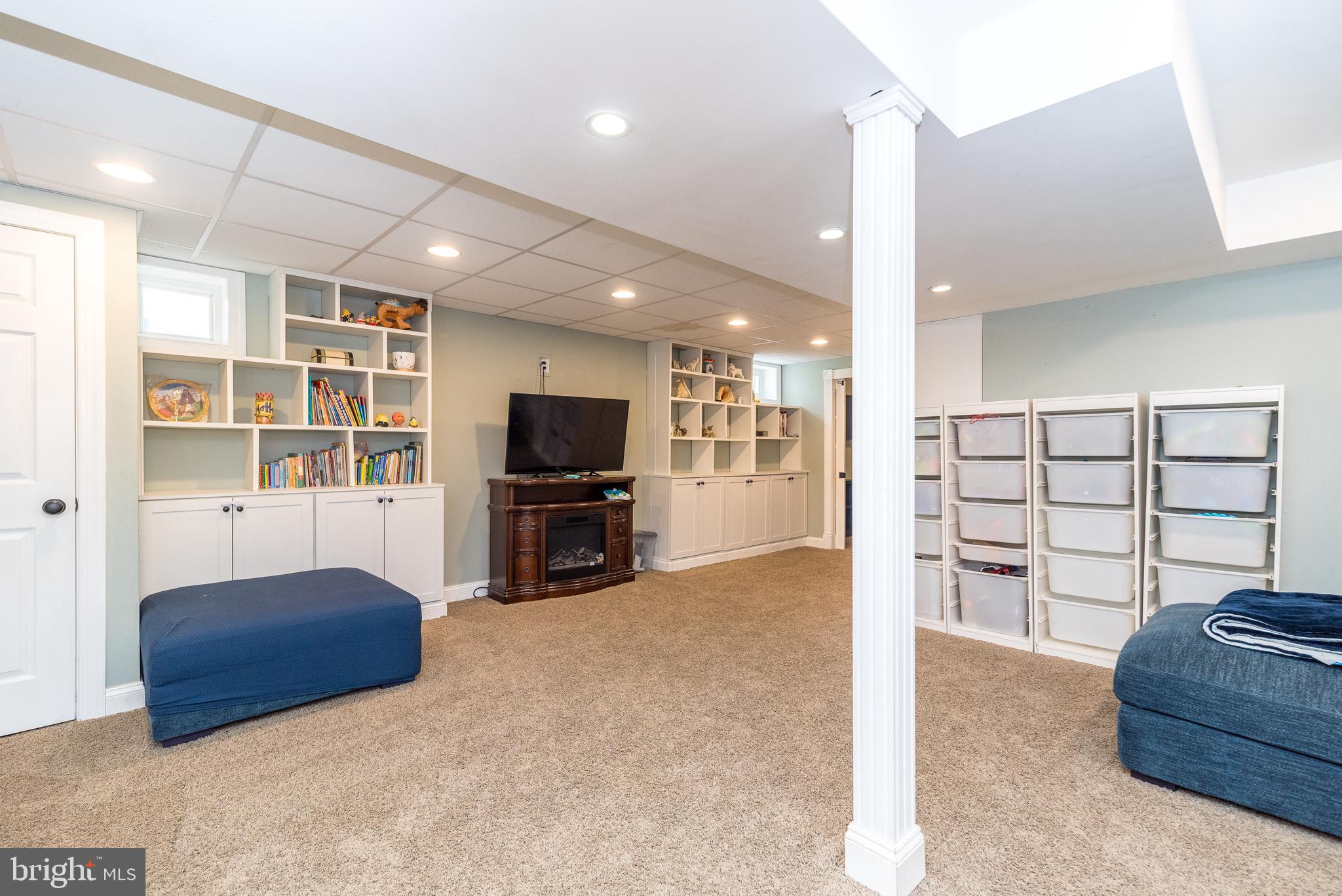 BEAVER RUN KNOLL - Residential