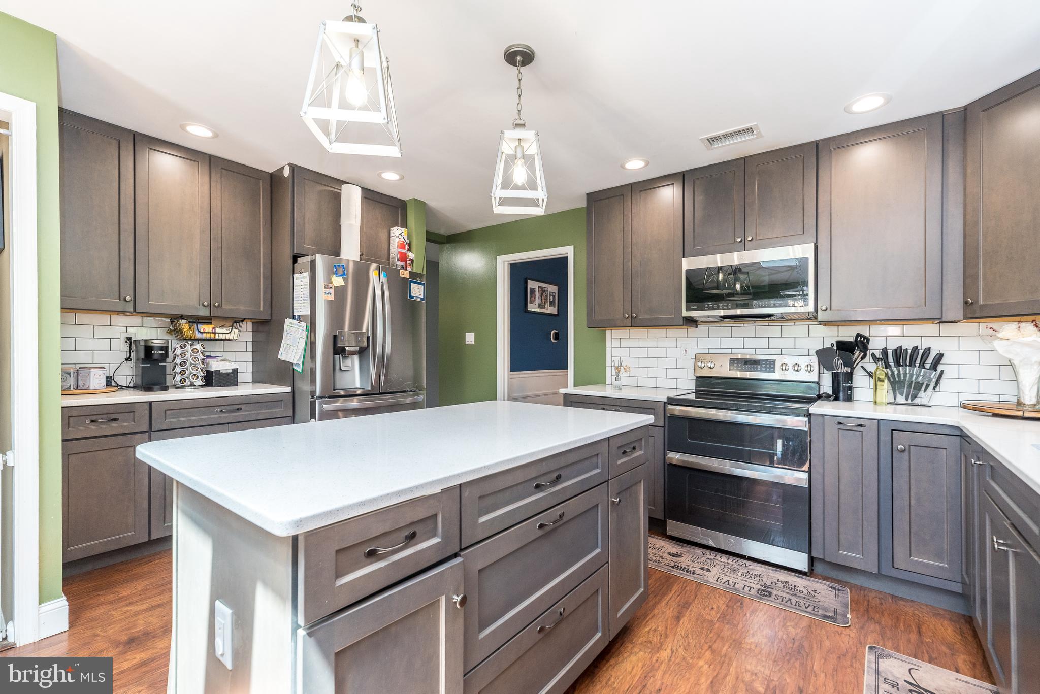 BEAVER RUN KNOLL - Residential