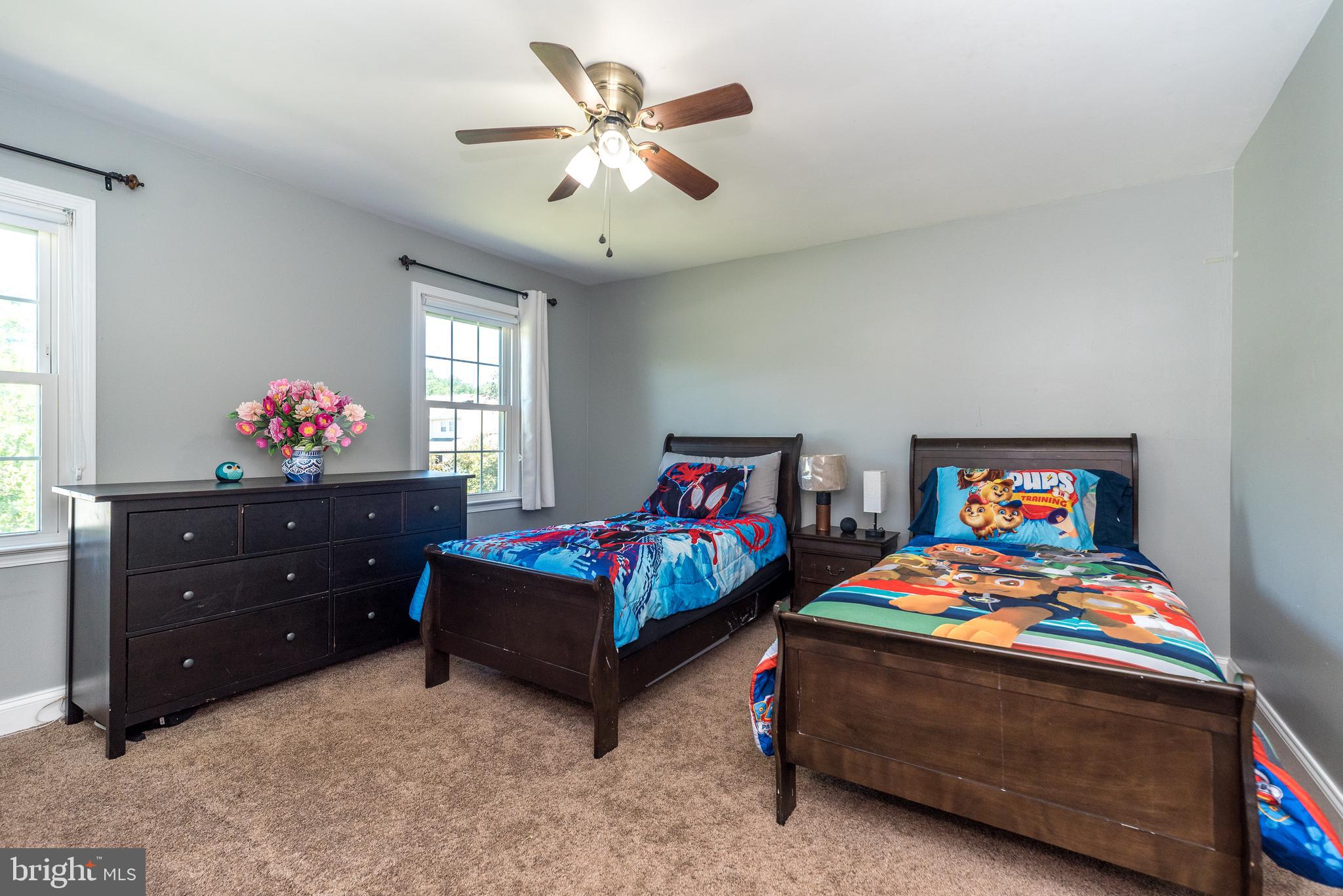 BEAVER RUN KNOLL - Residential