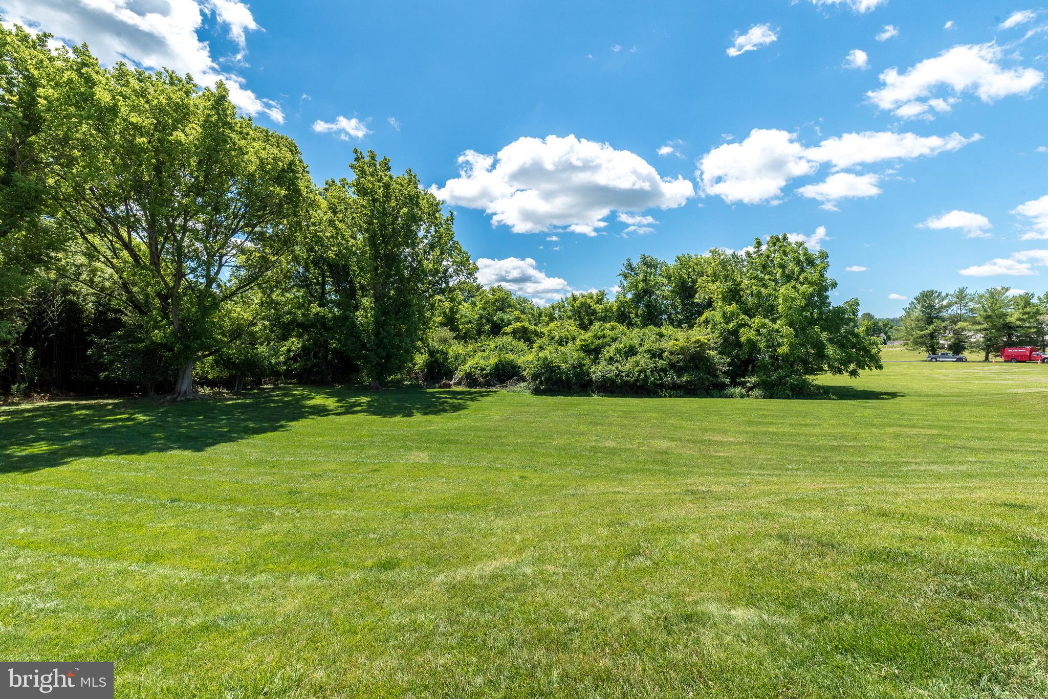 BEAVER RUN KNOLL - Residential