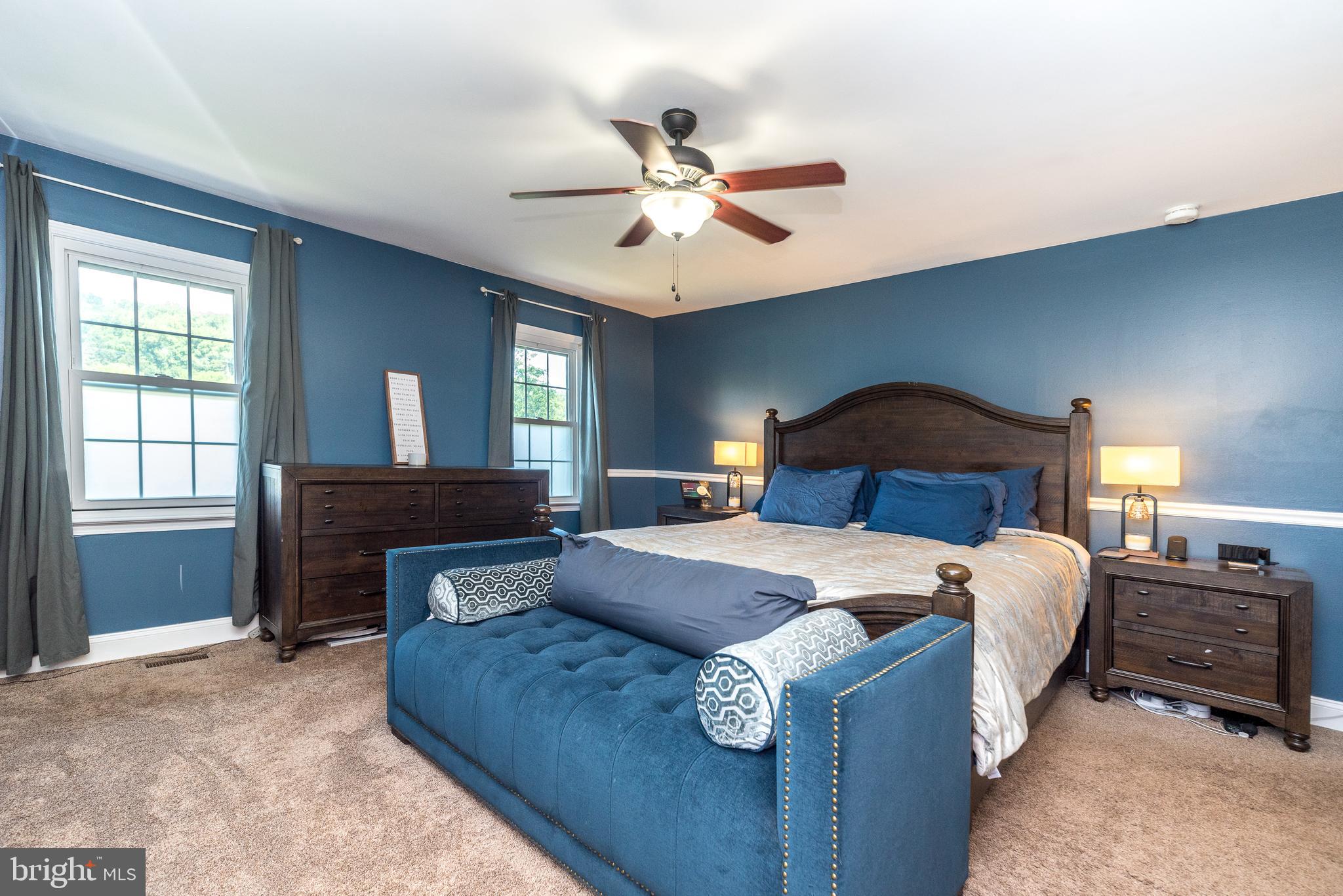 BEAVER RUN KNOLL - Residential