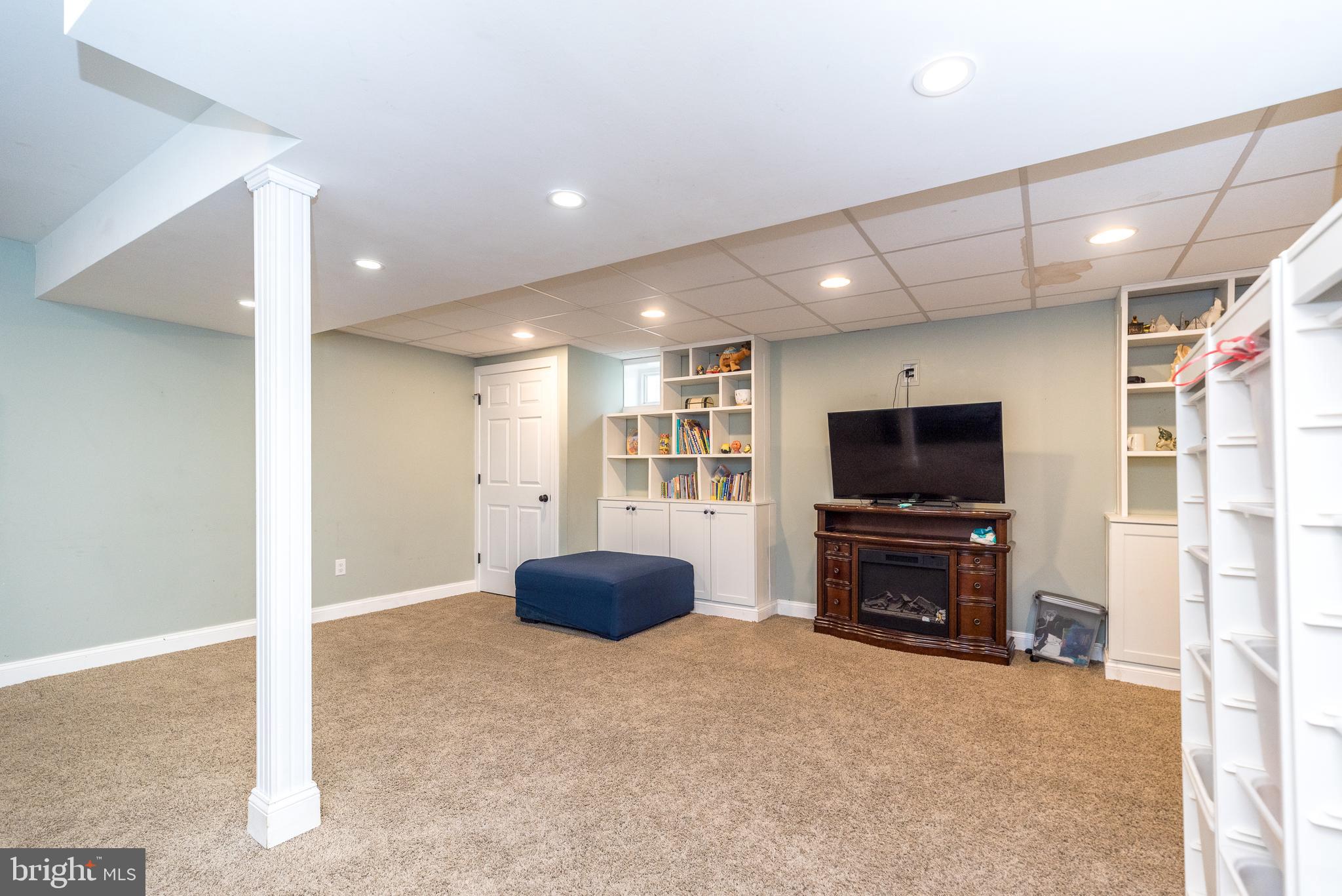 BEAVER RUN KNOLL - Residential
