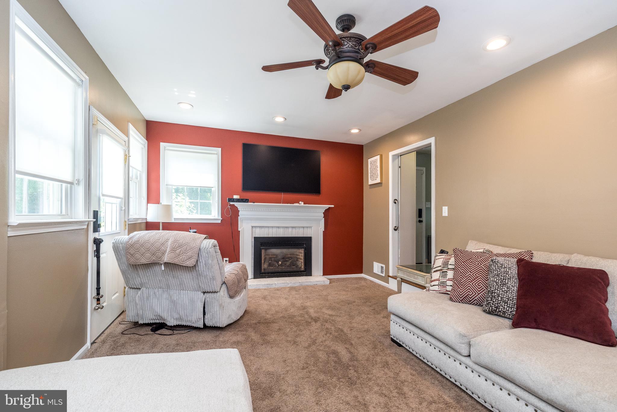 BEAVER RUN KNOLL - Residential
