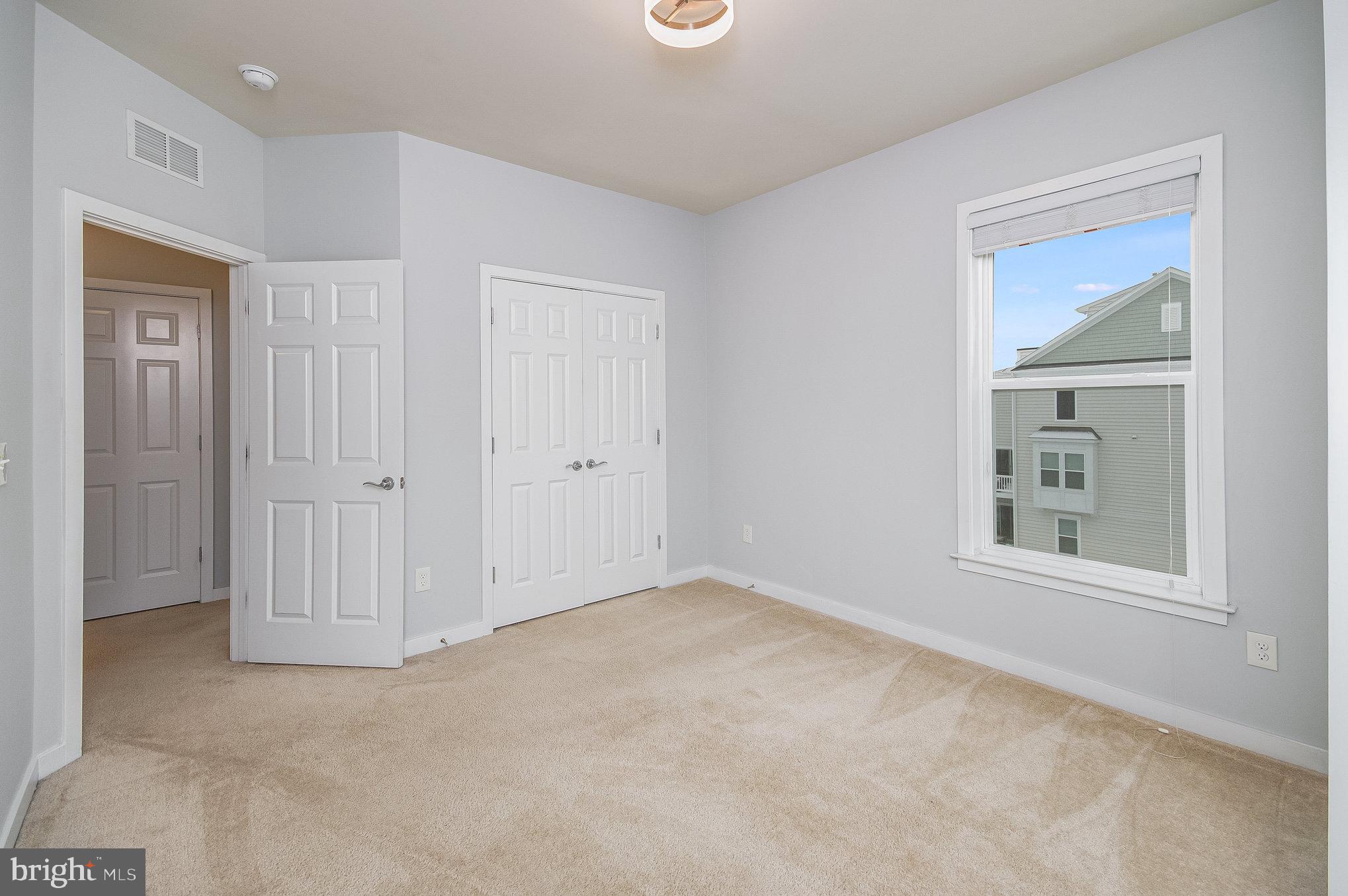 RIVER CREST - Residential Lease