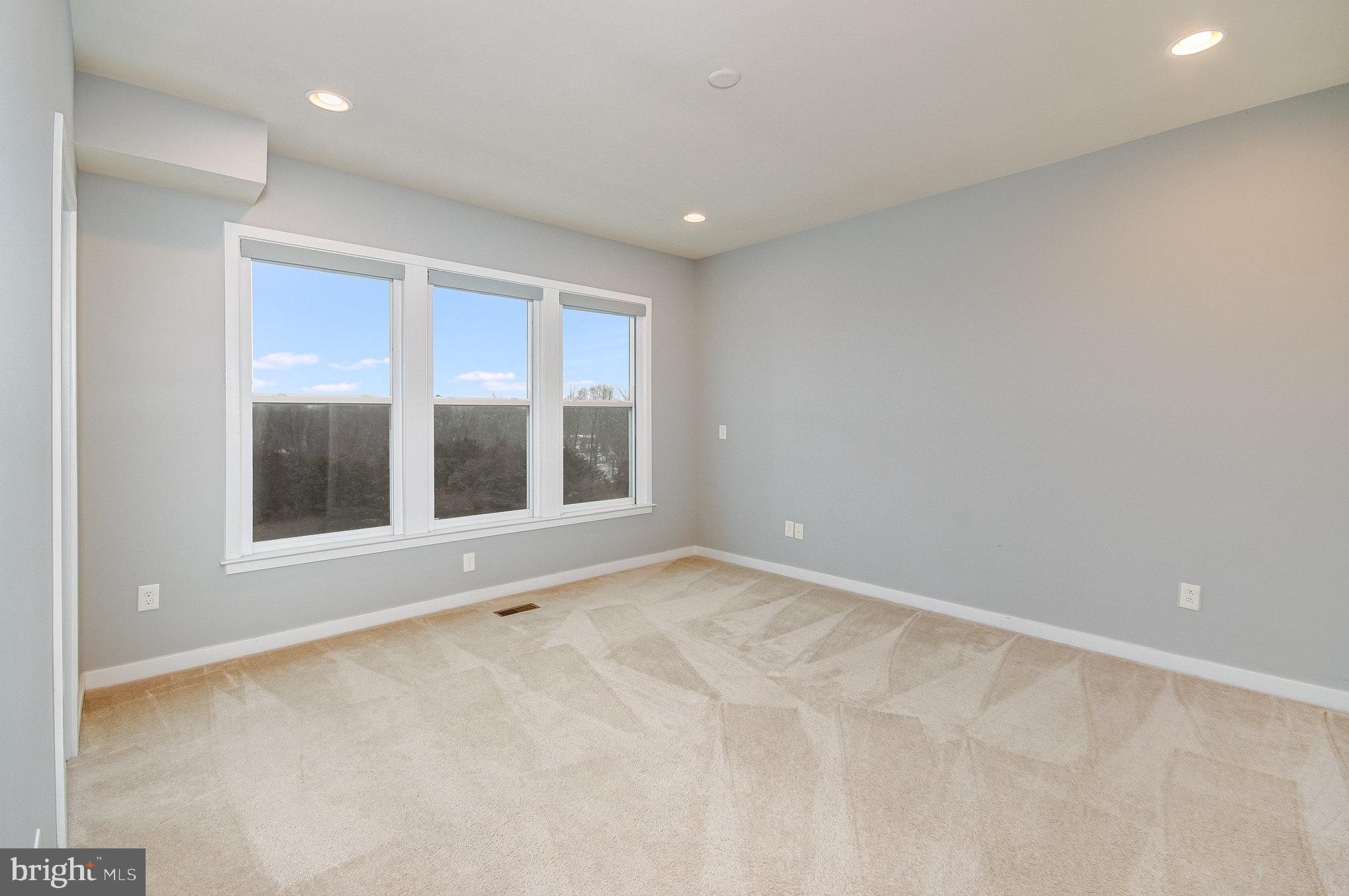 RIVER CREST - Residential Lease
