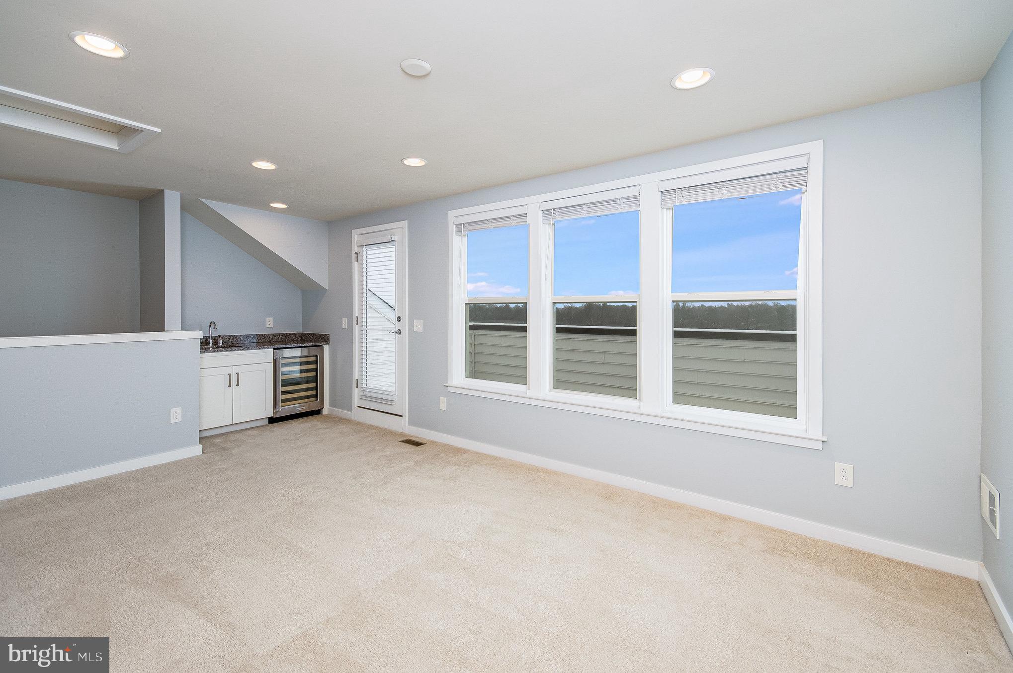 RIVER CREST - Residential Lease