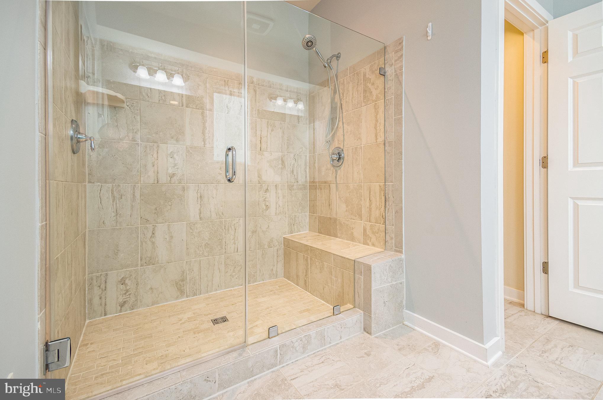 RIVER CREST - Residential Lease