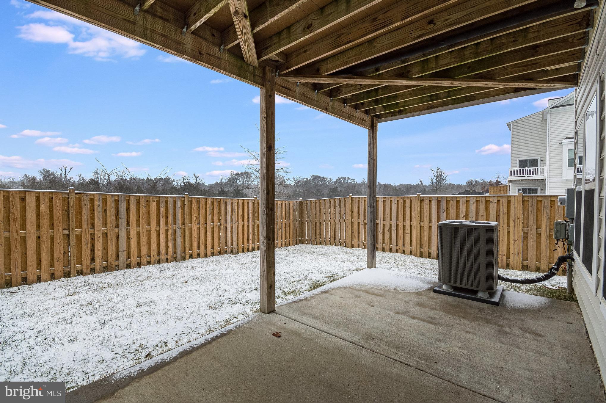 RIVER CREST - Residential Lease