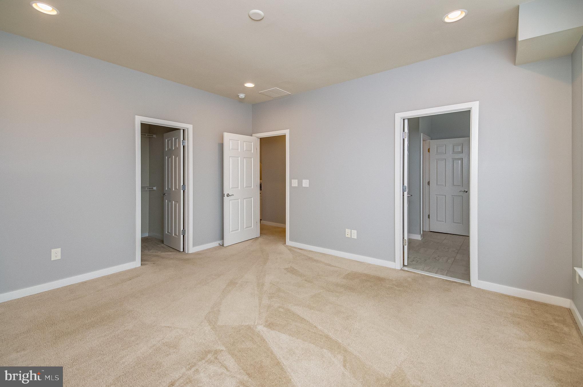 RIVER CREST - Residential Lease