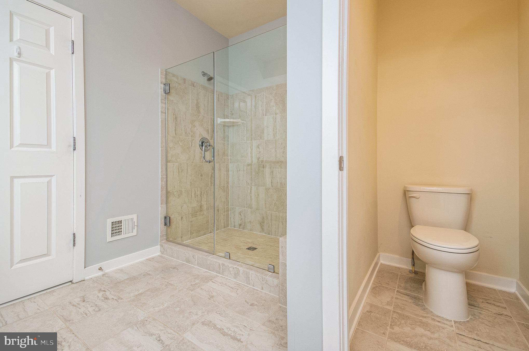 RIVER CREST - Residential Lease
