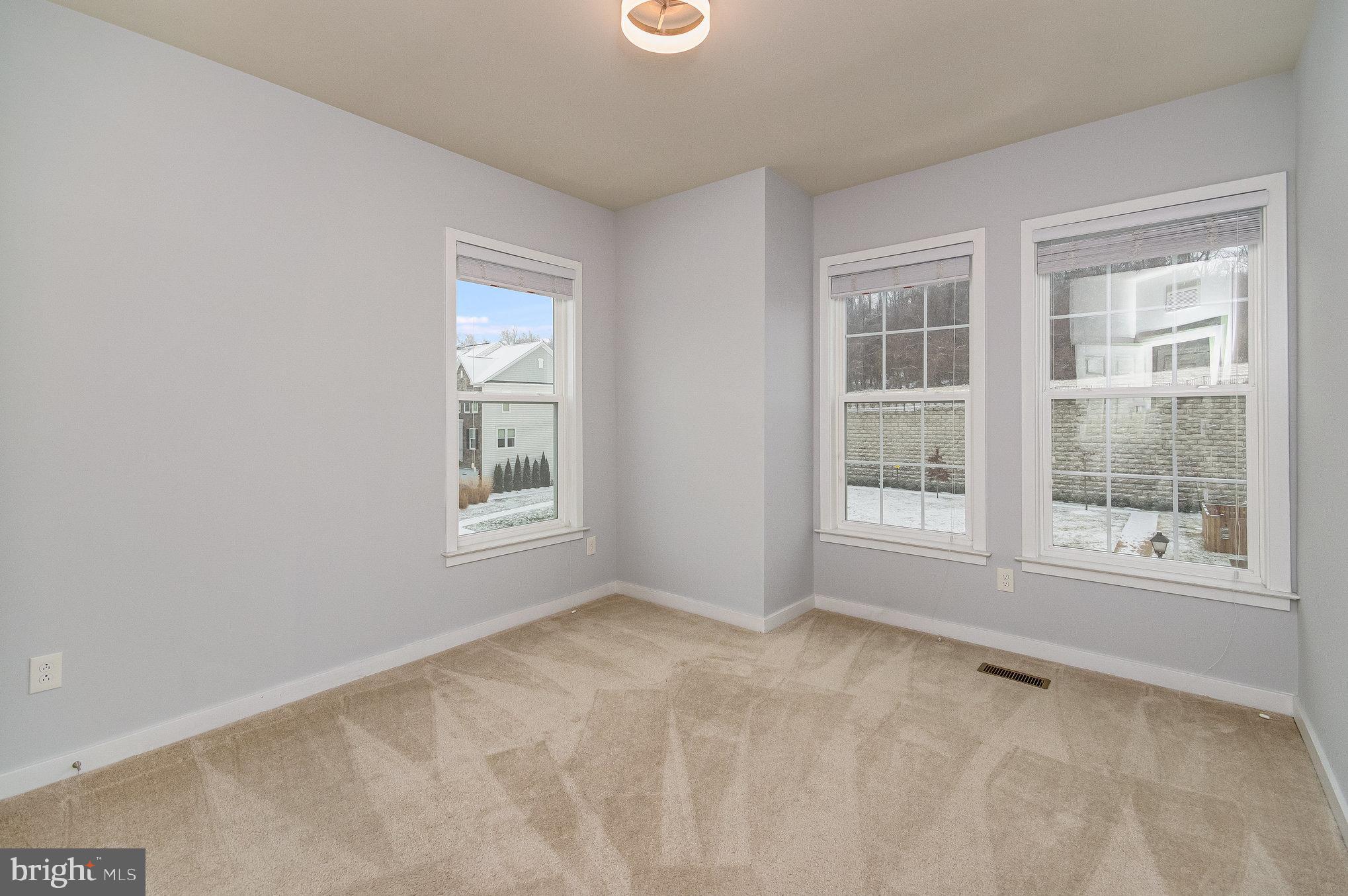 RIVER CREST - Residential Lease