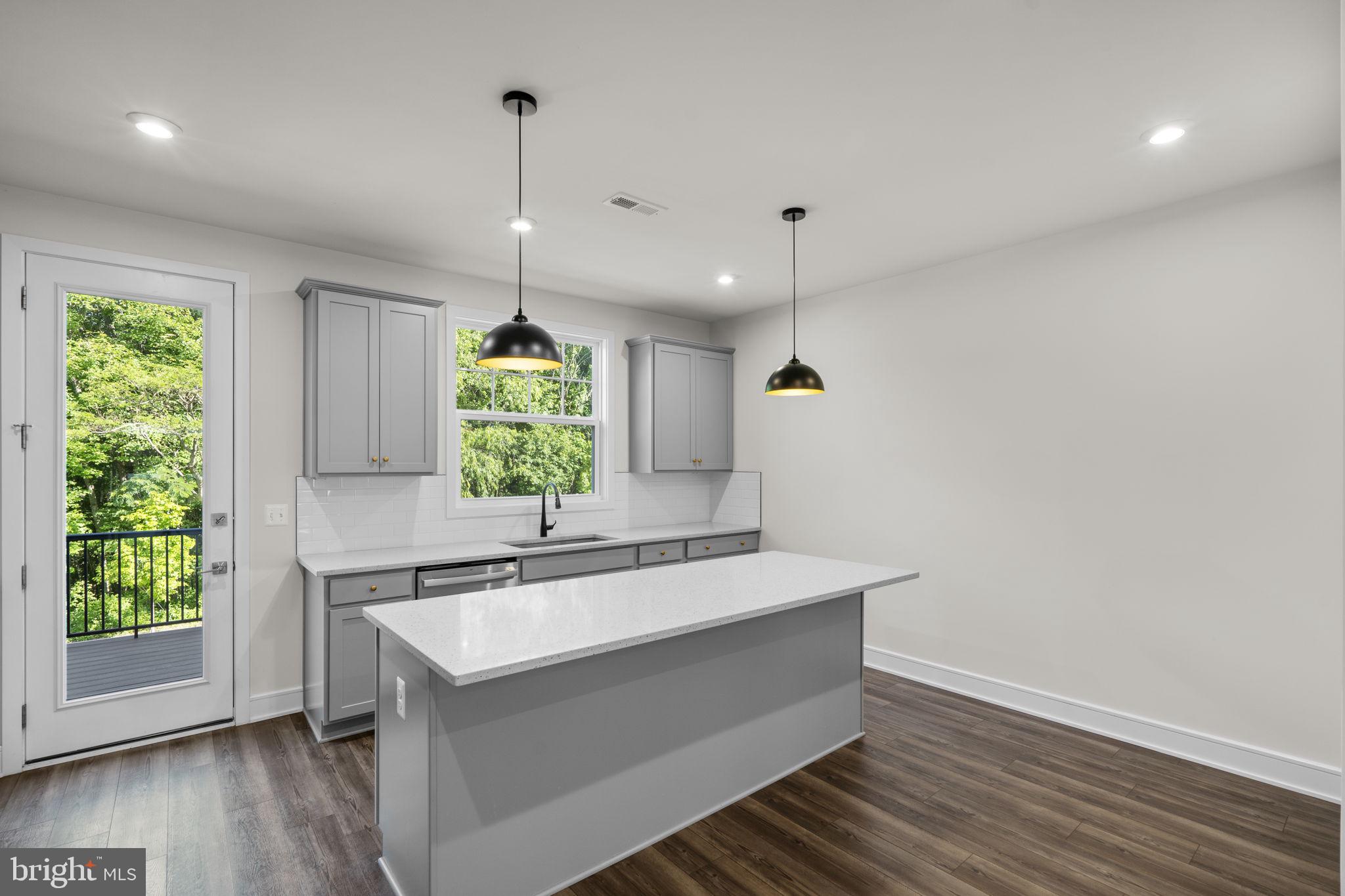 HERITAGE AT MARSHALL - Residential