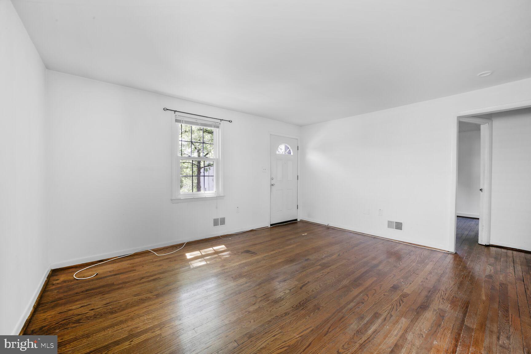 COLLEGE PARK - Residential Lease