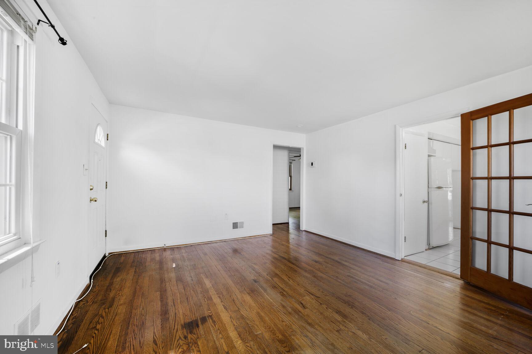 COLLEGE PARK - Residential Lease