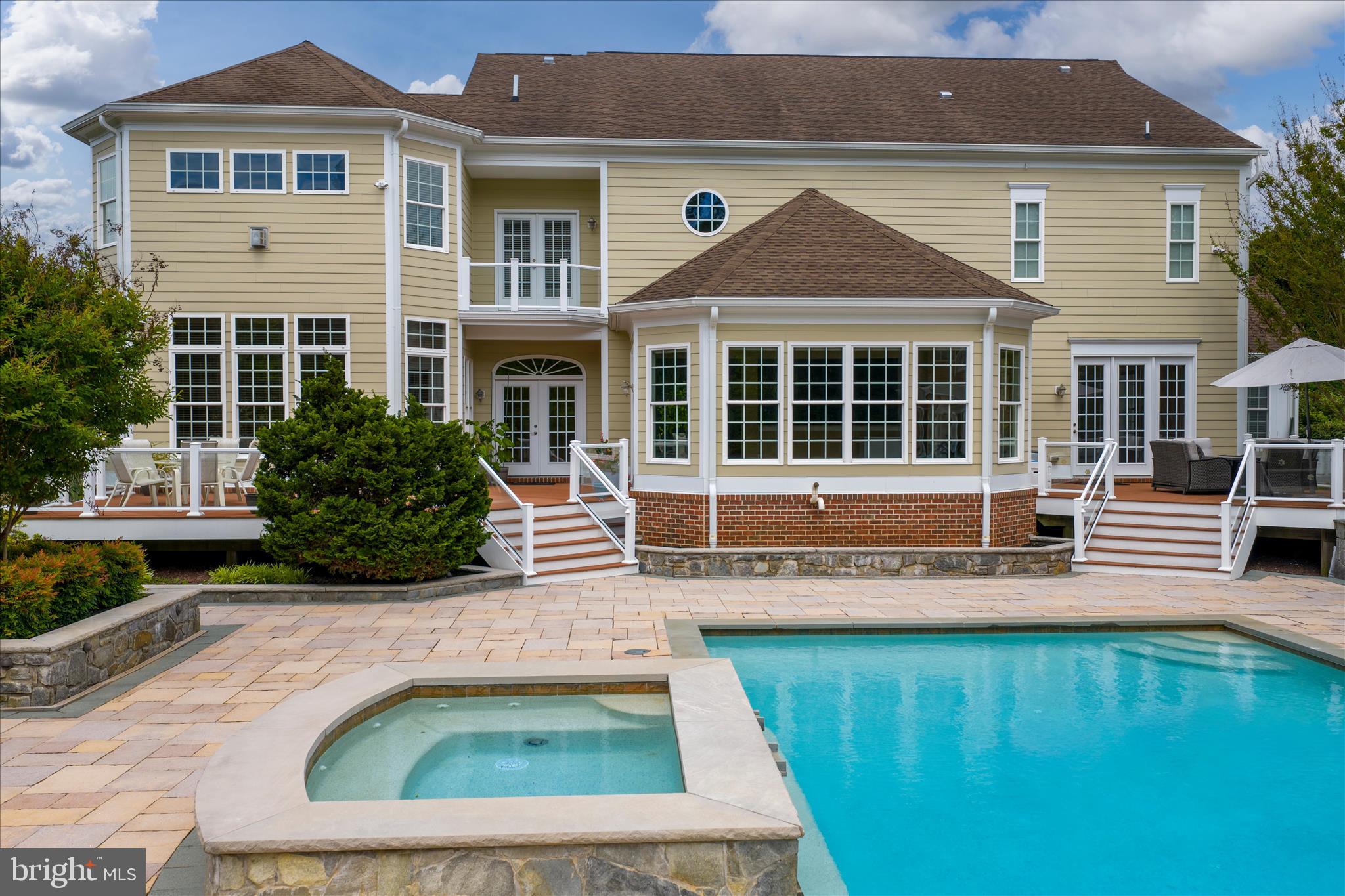LONGMEADOW - Residential