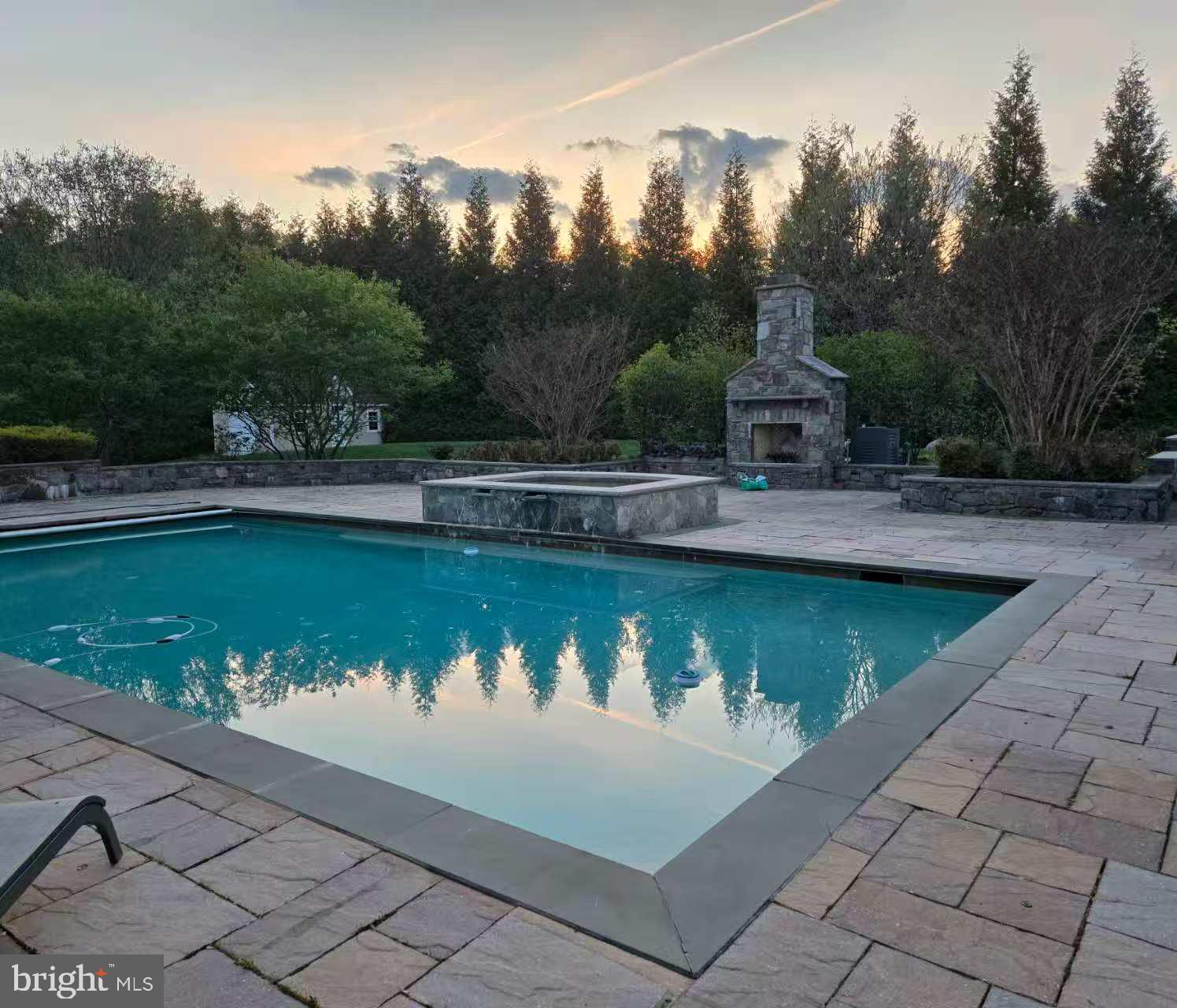 LONGMEADOW - Residential