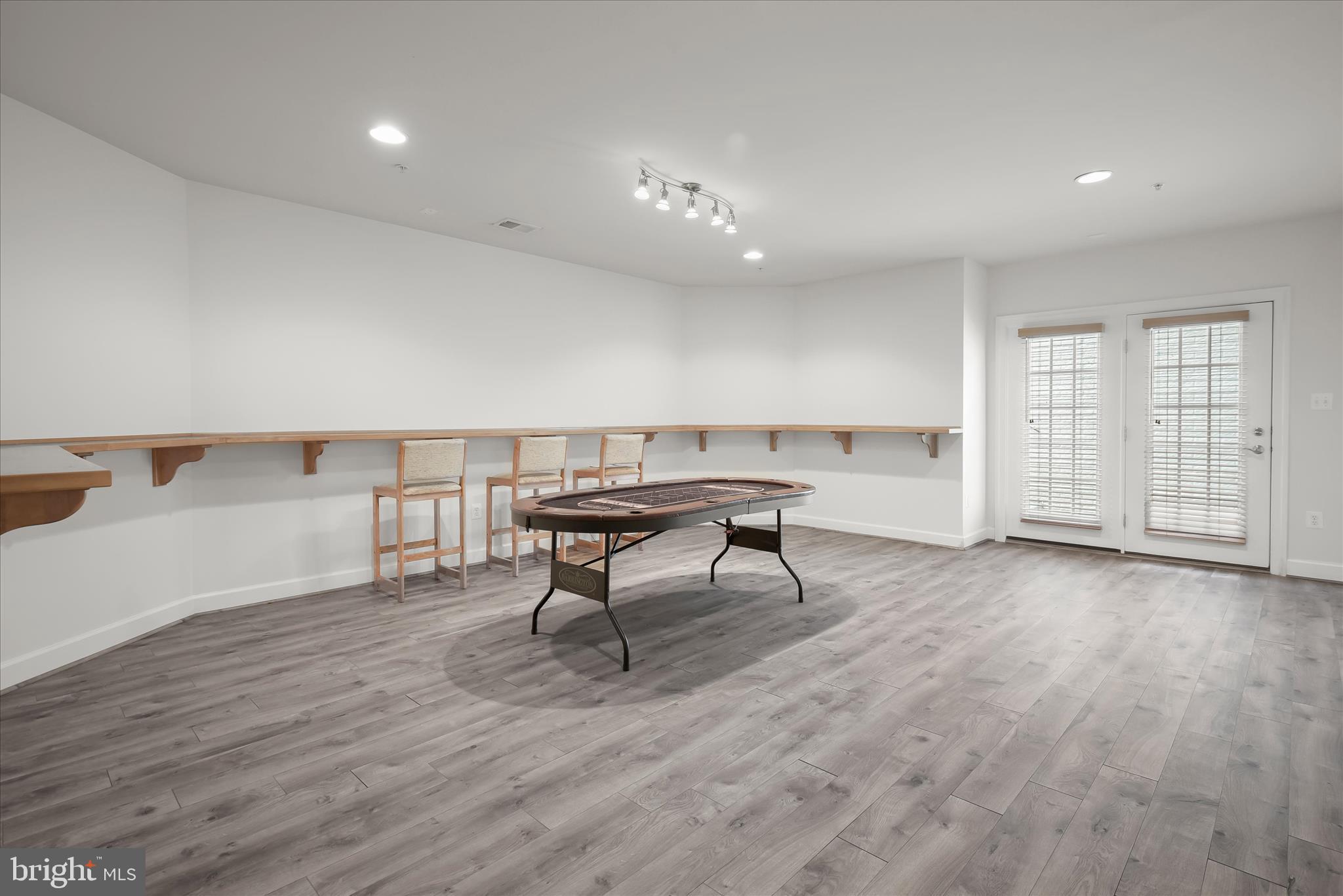 LONGMEADOW - Residential