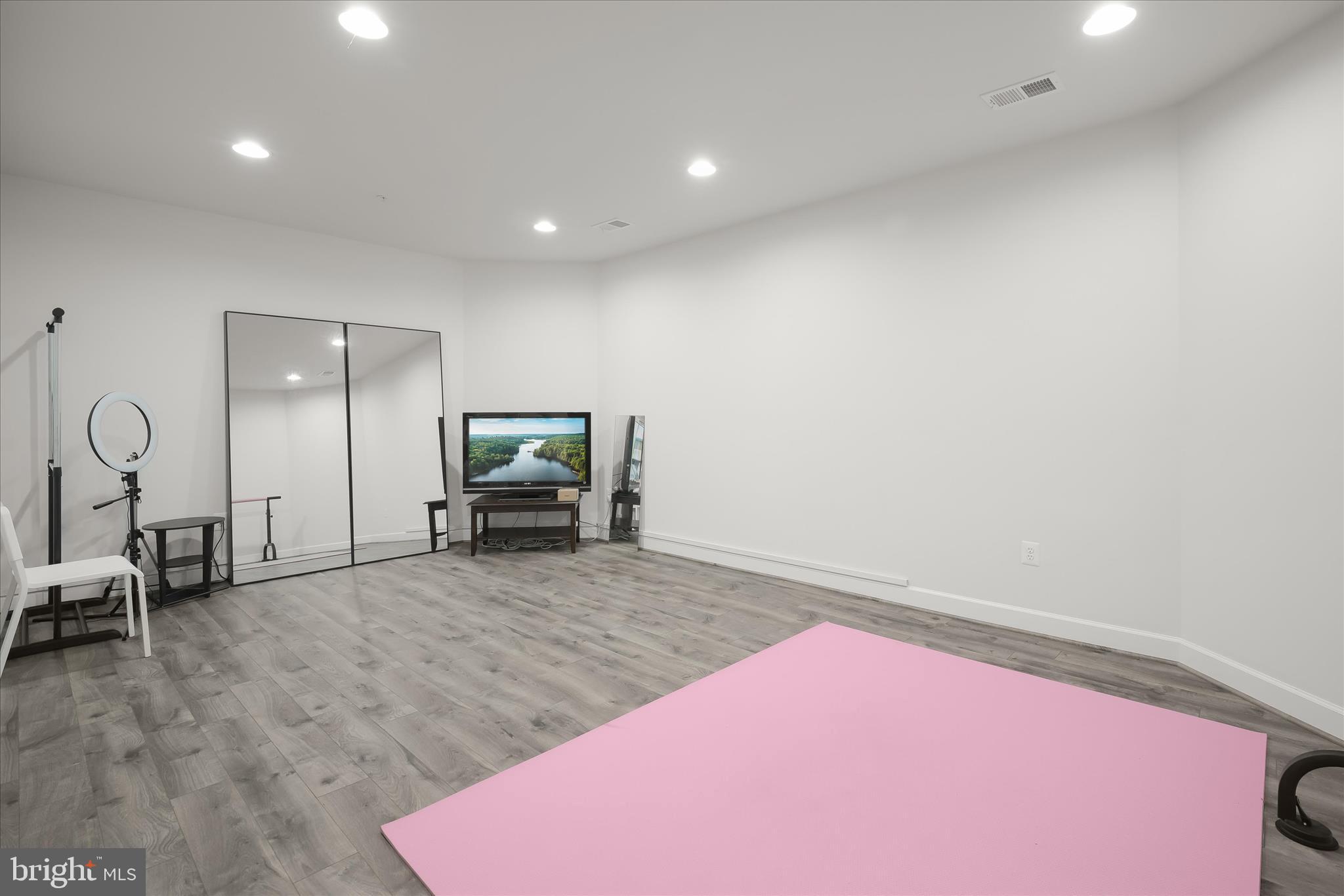 LONGMEADOW - Residential