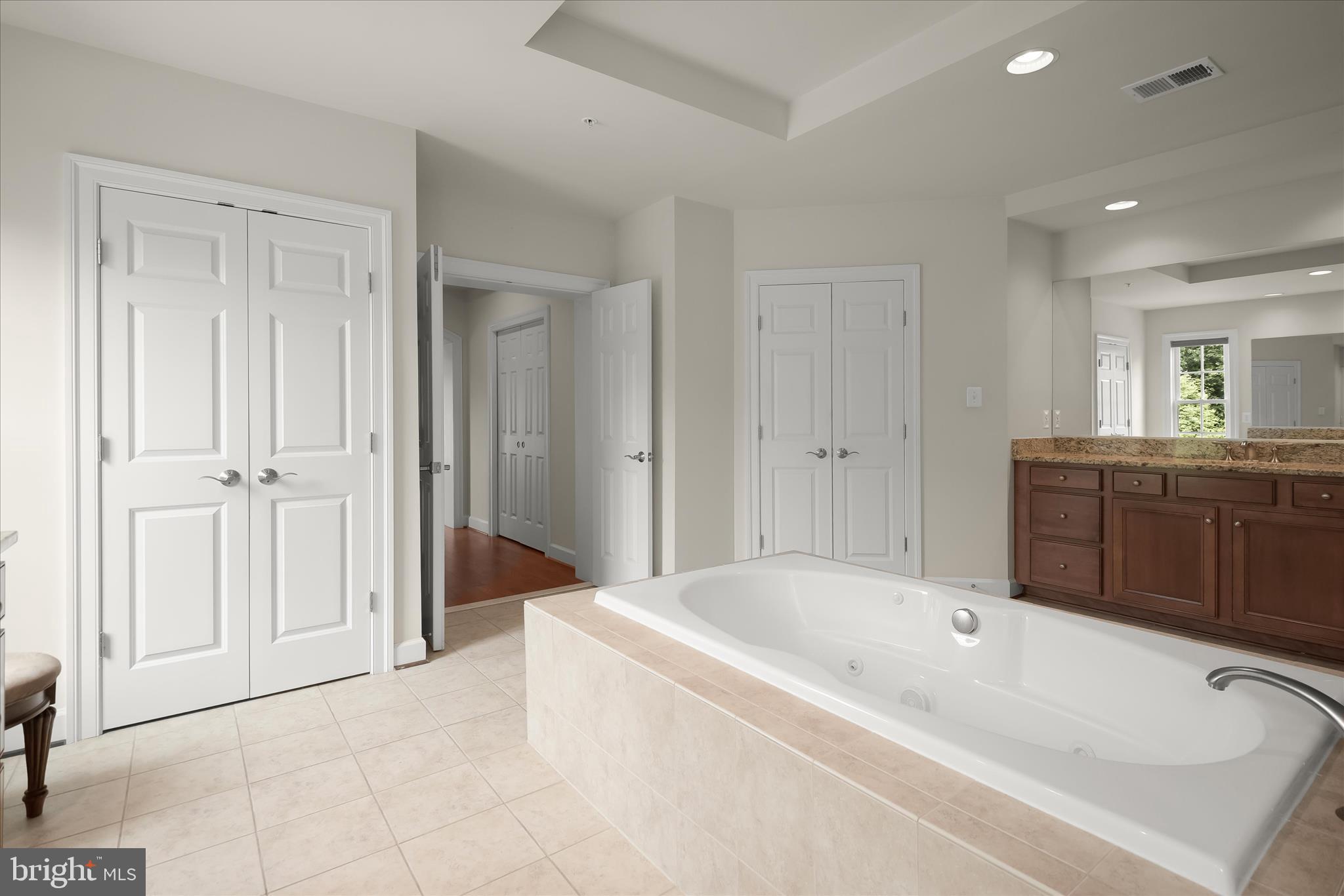 LONGMEADOW - Residential