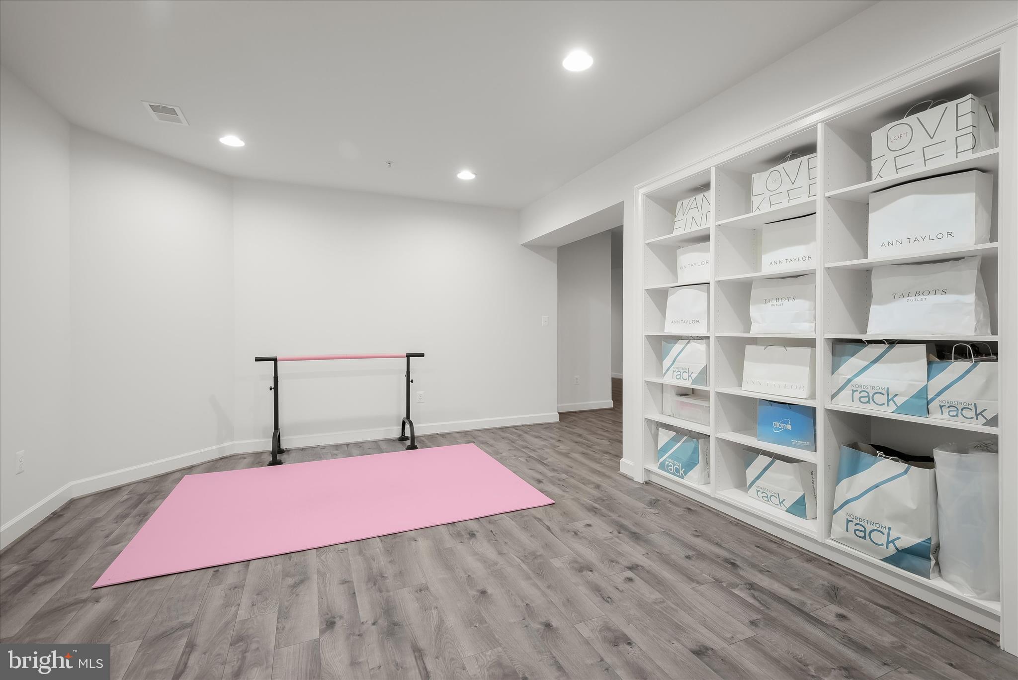LONGMEADOW - Residential