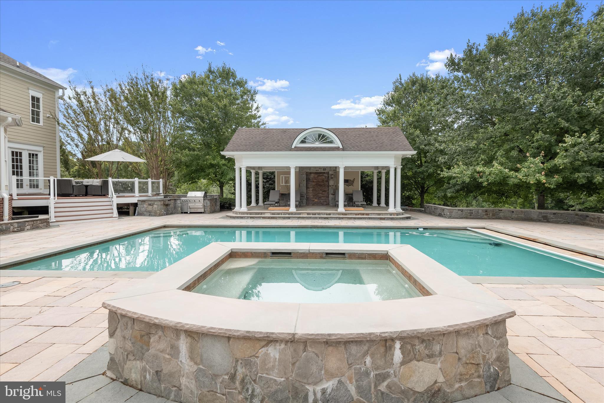 LONGMEADOW - Residential