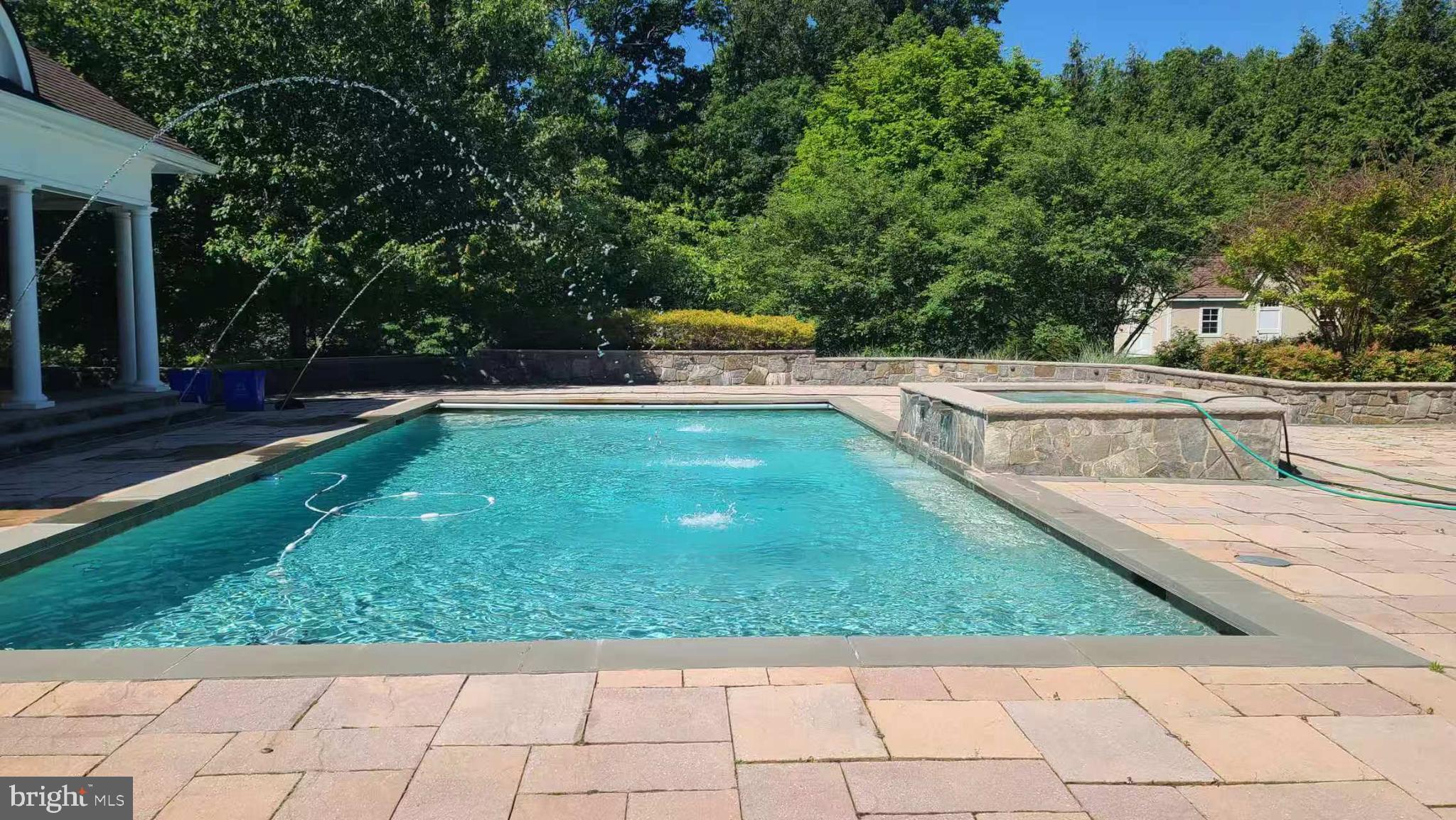 LONGMEADOW - Residential