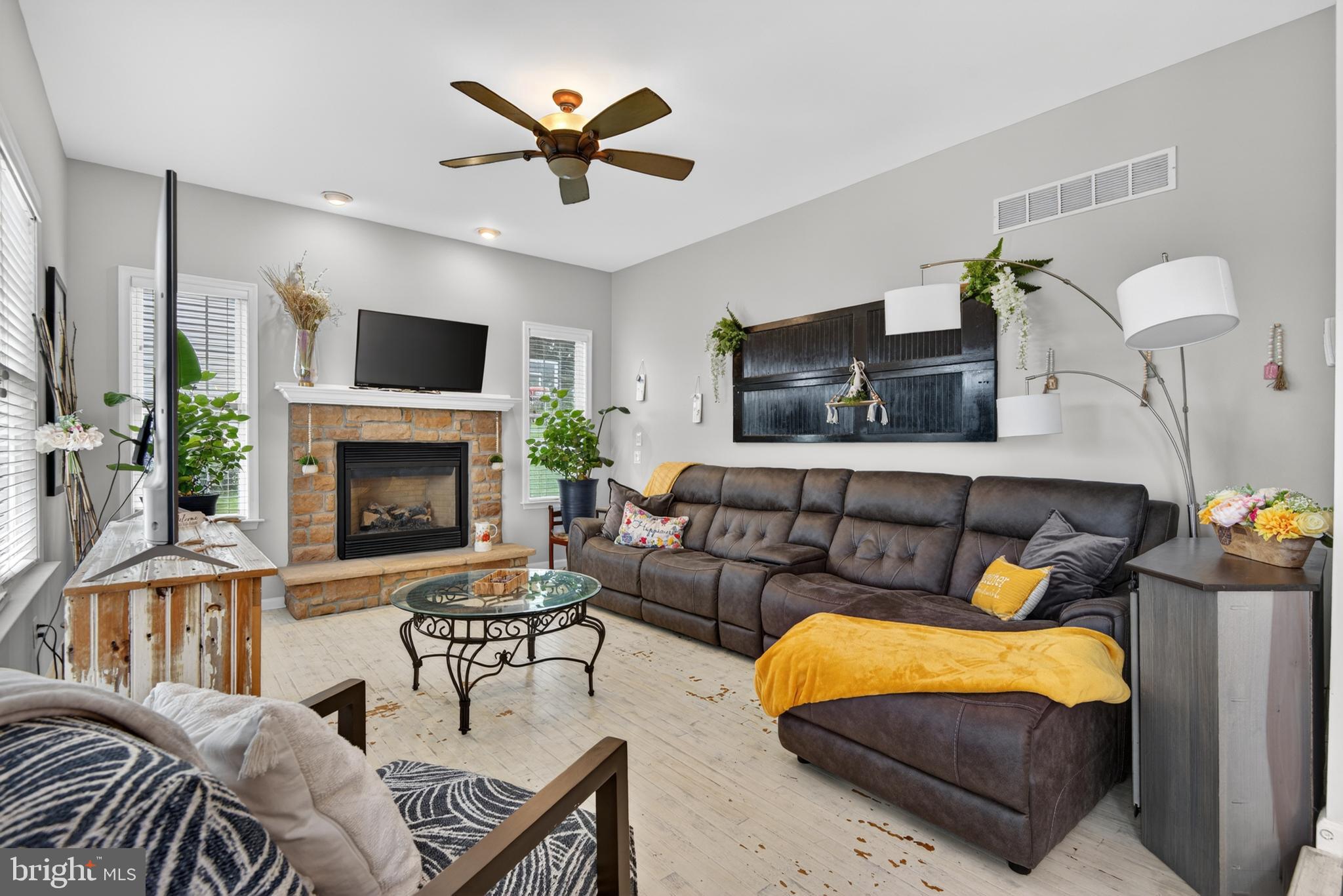 LOGANS RESERVE - Residential