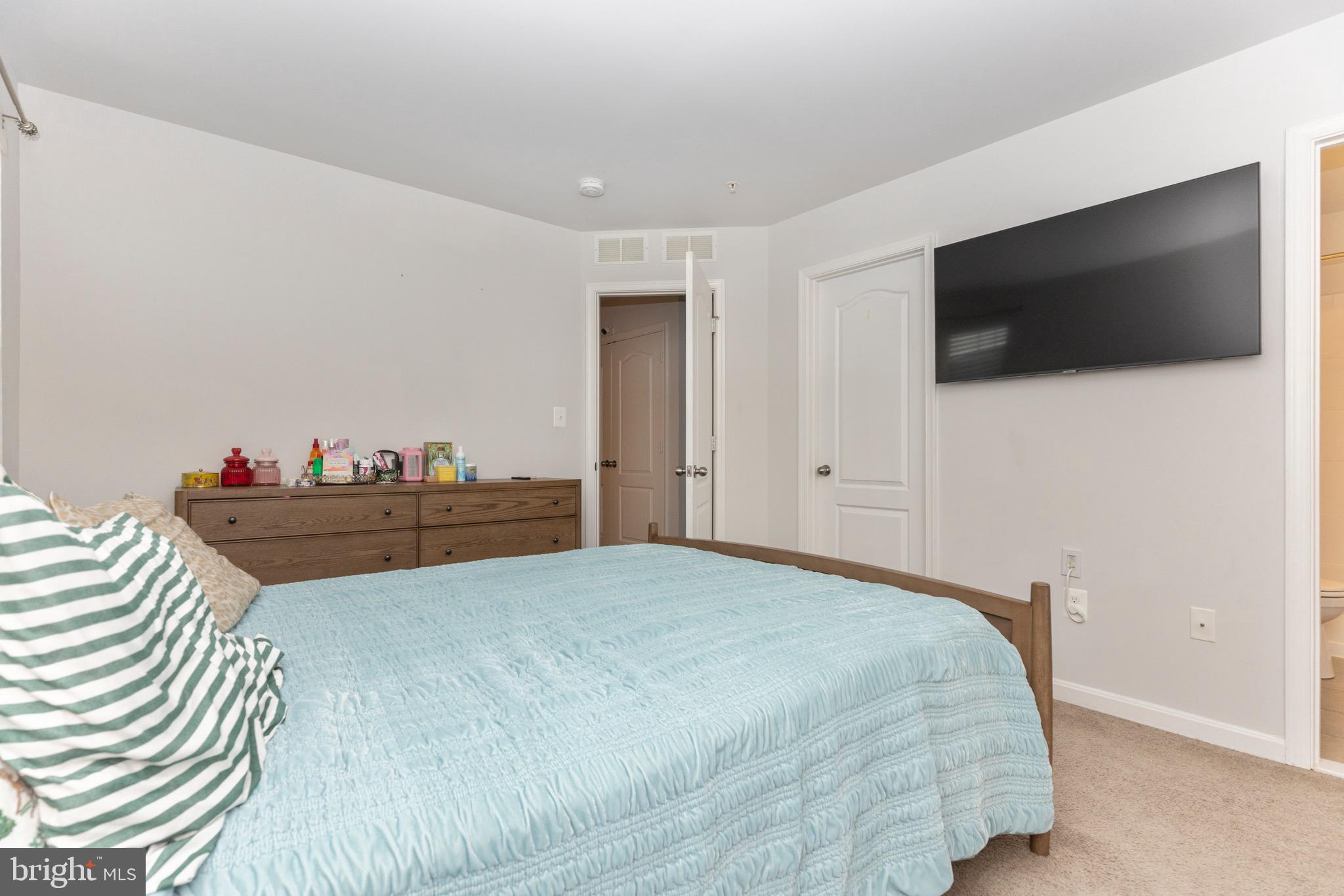 MEADE'S CROSSING - Residential