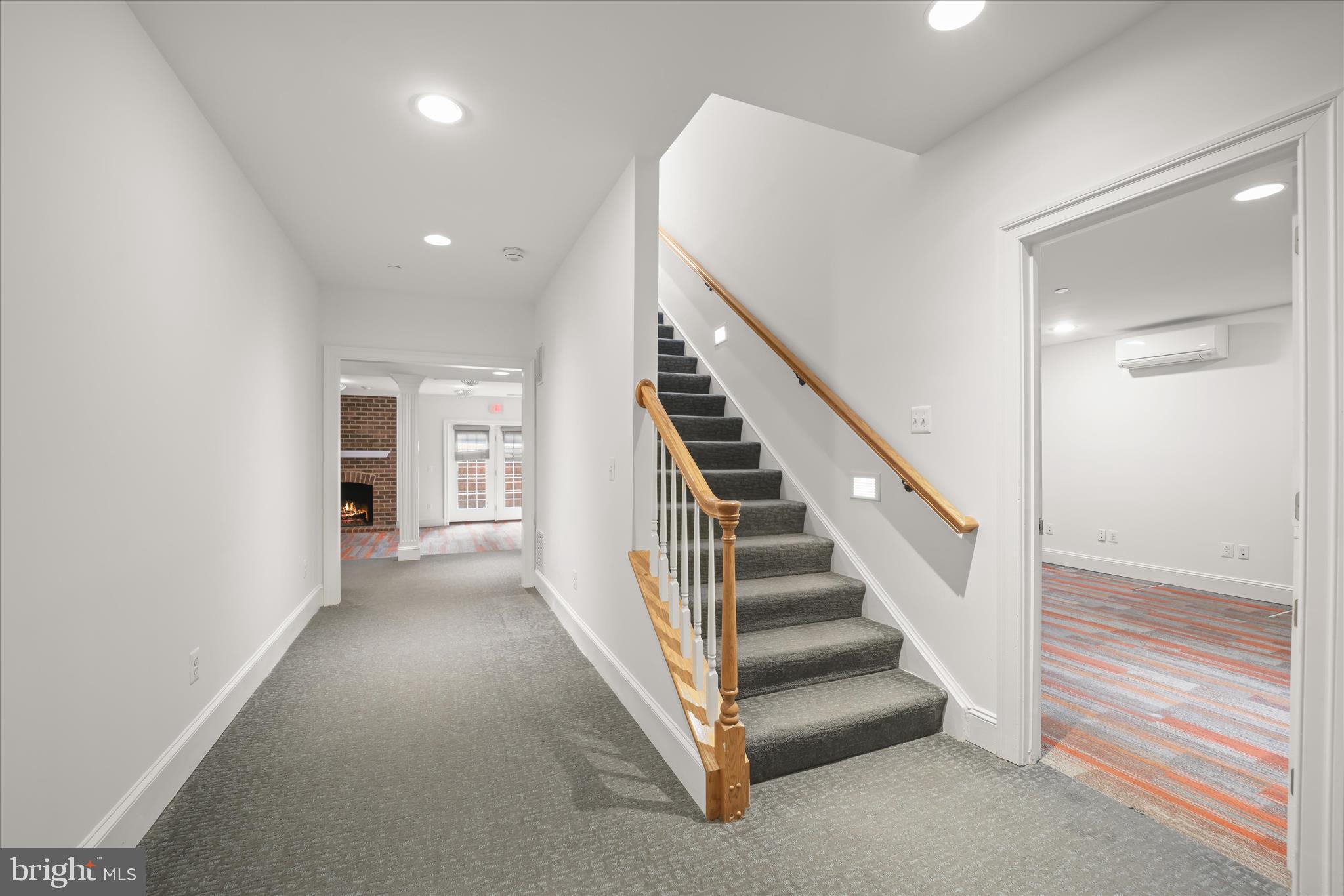TWIN LAKES - Residential