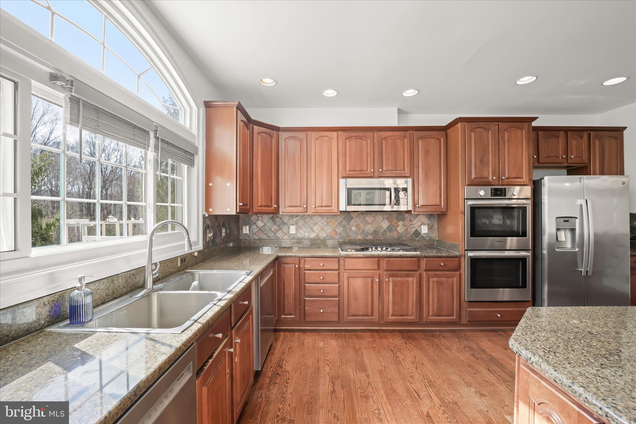 TWIN LAKES - Residential