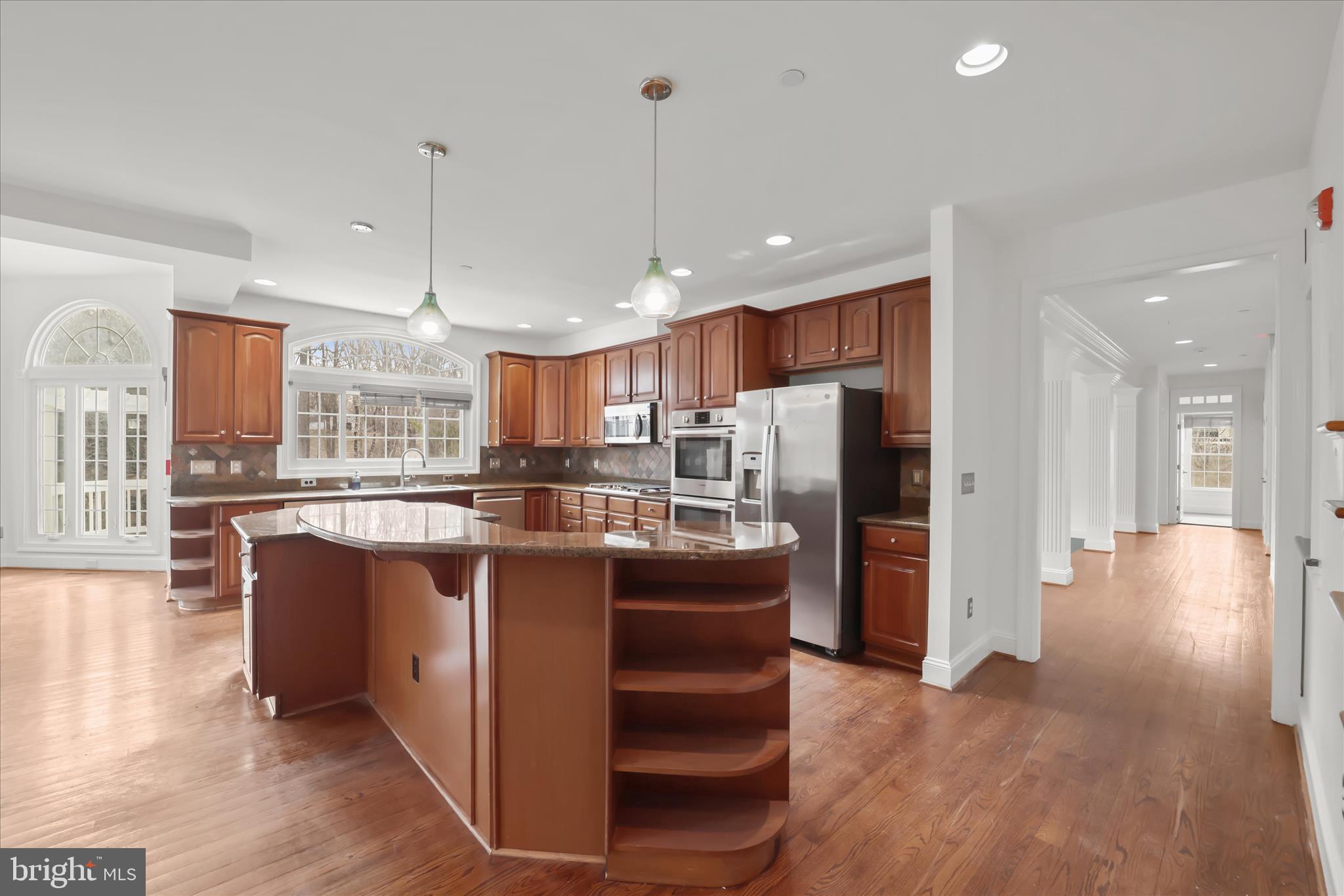 TWIN LAKES - Residential