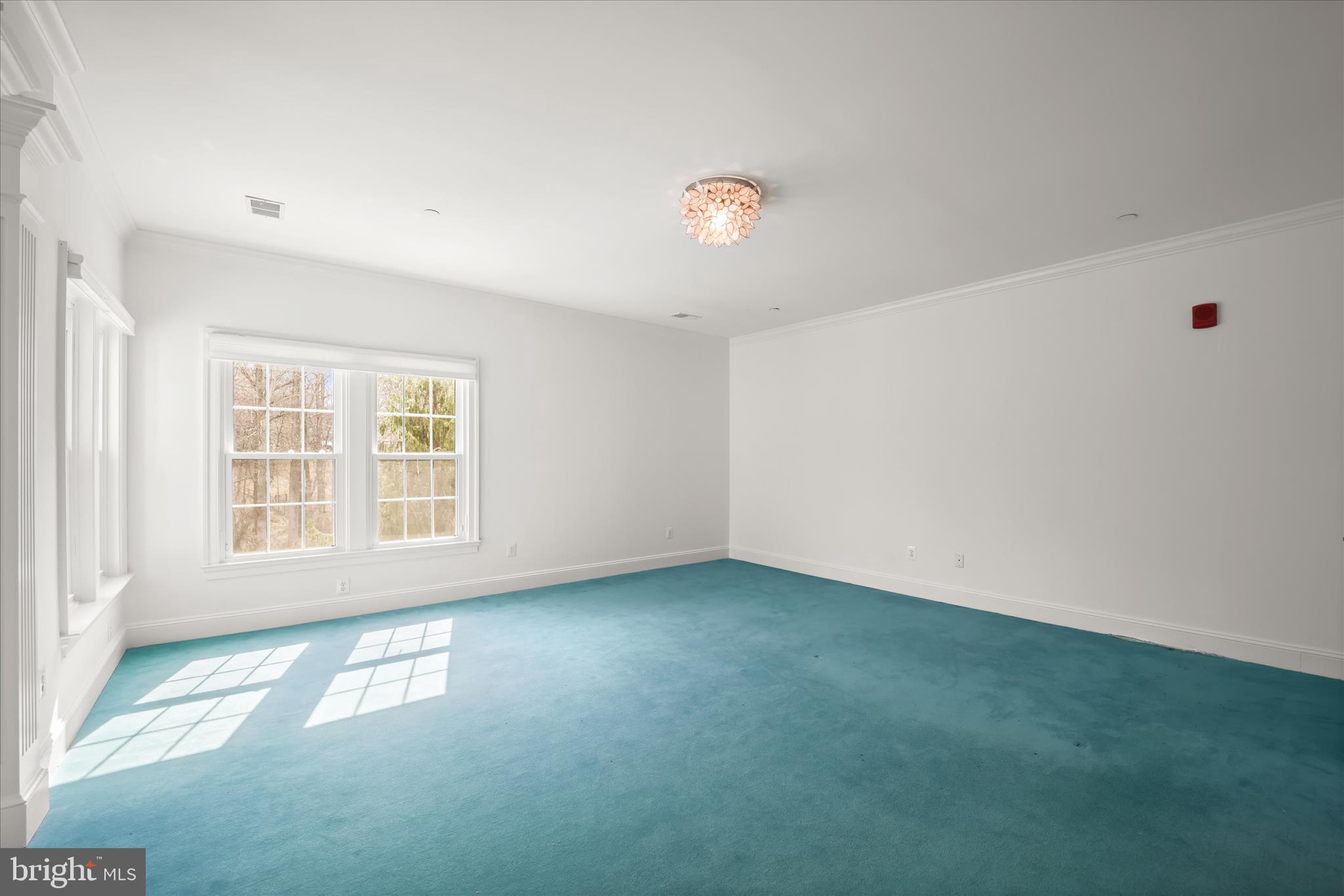 TWIN LAKES - Residential