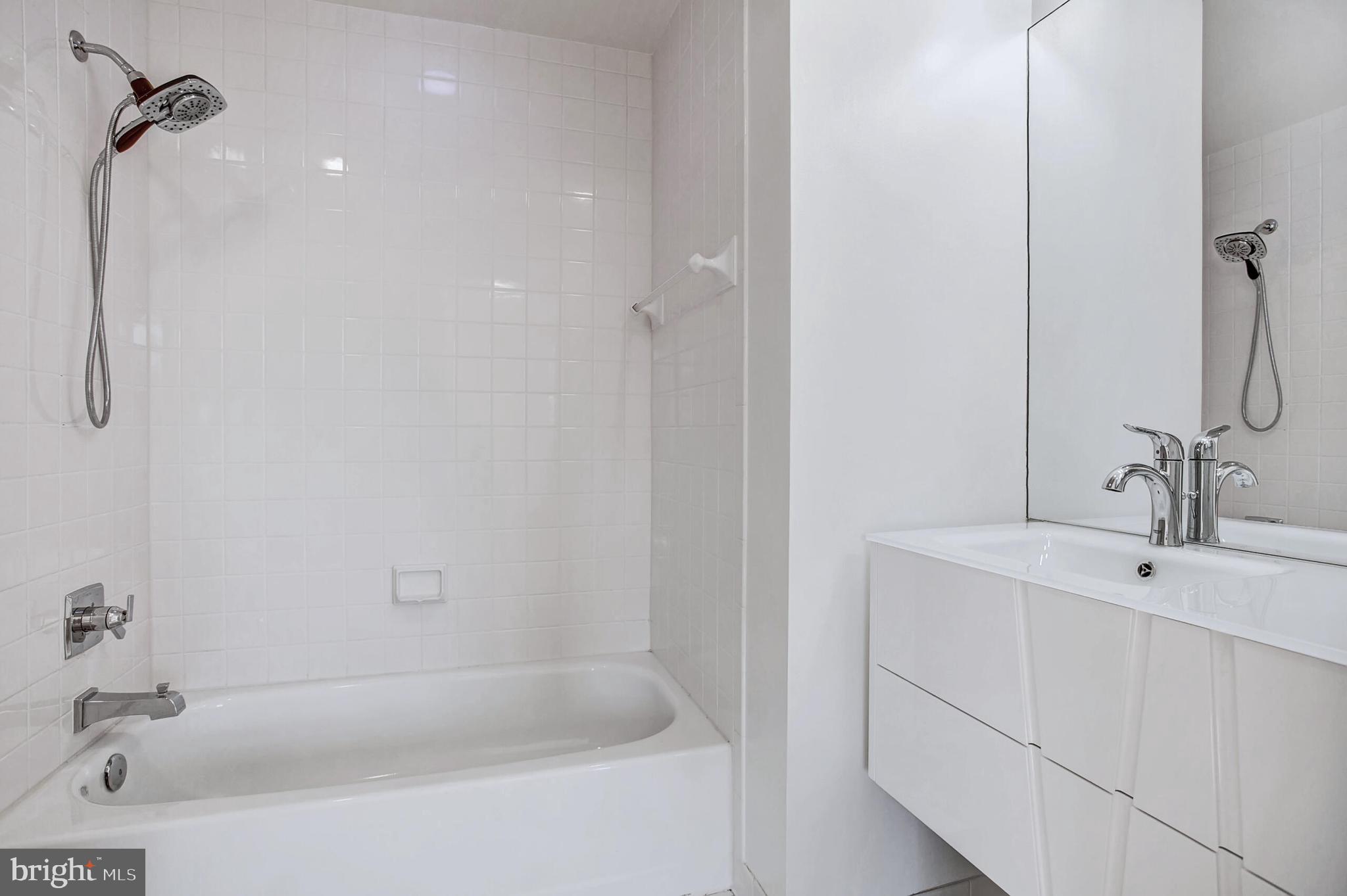 BERKLEY - Residential