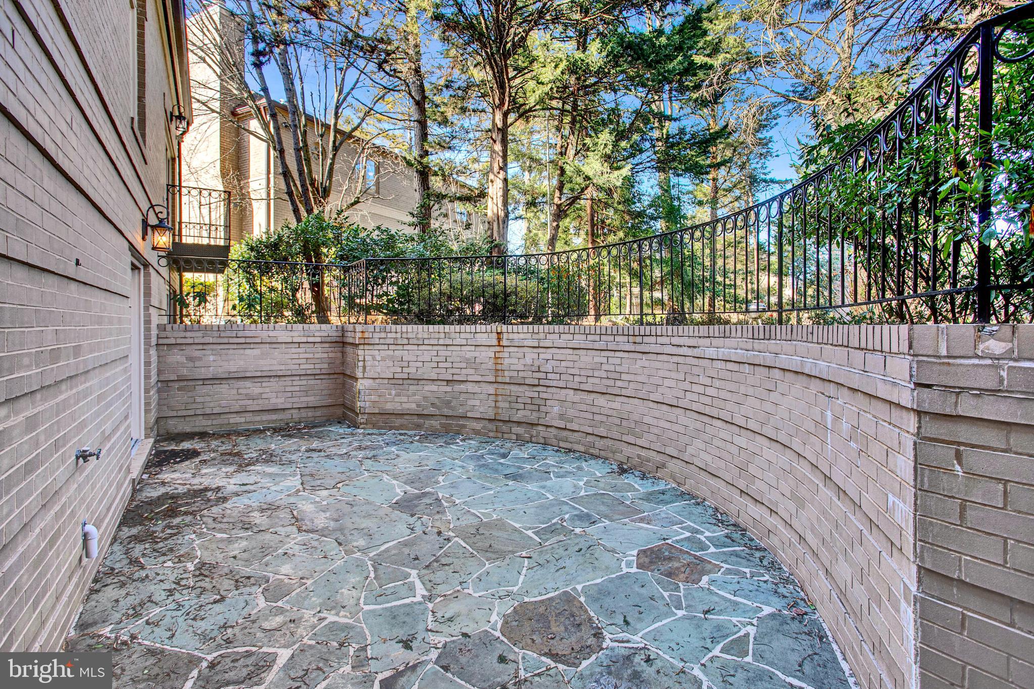 BERKLEY - Residential
