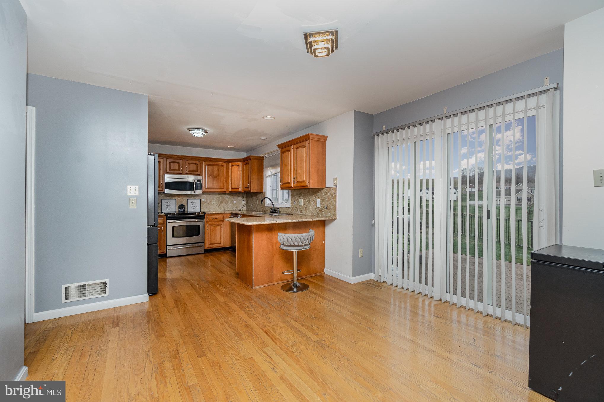 ROLLING HILLS ESTATES - Residential