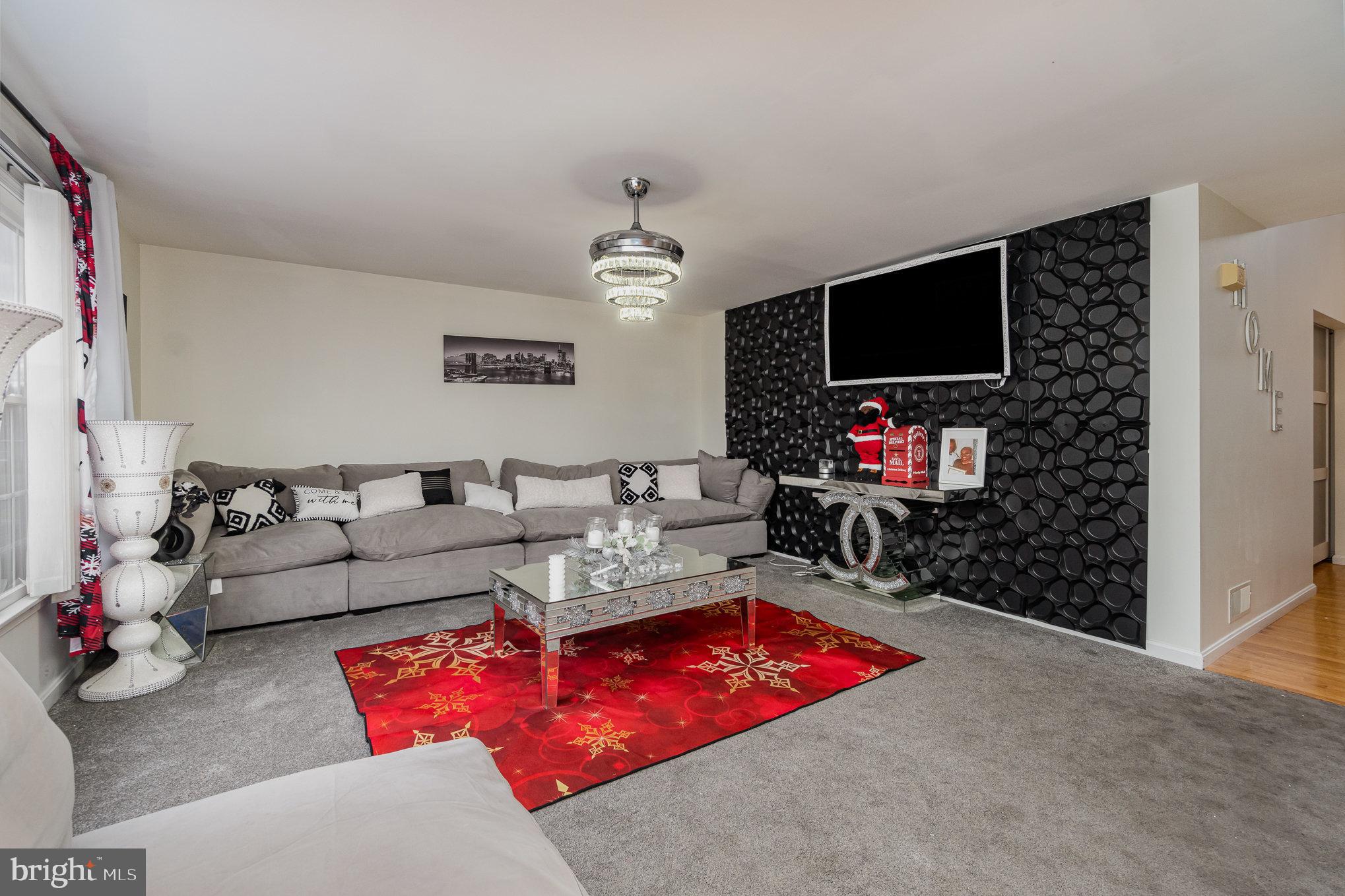 ROLLING HILLS ESTATES - Residential