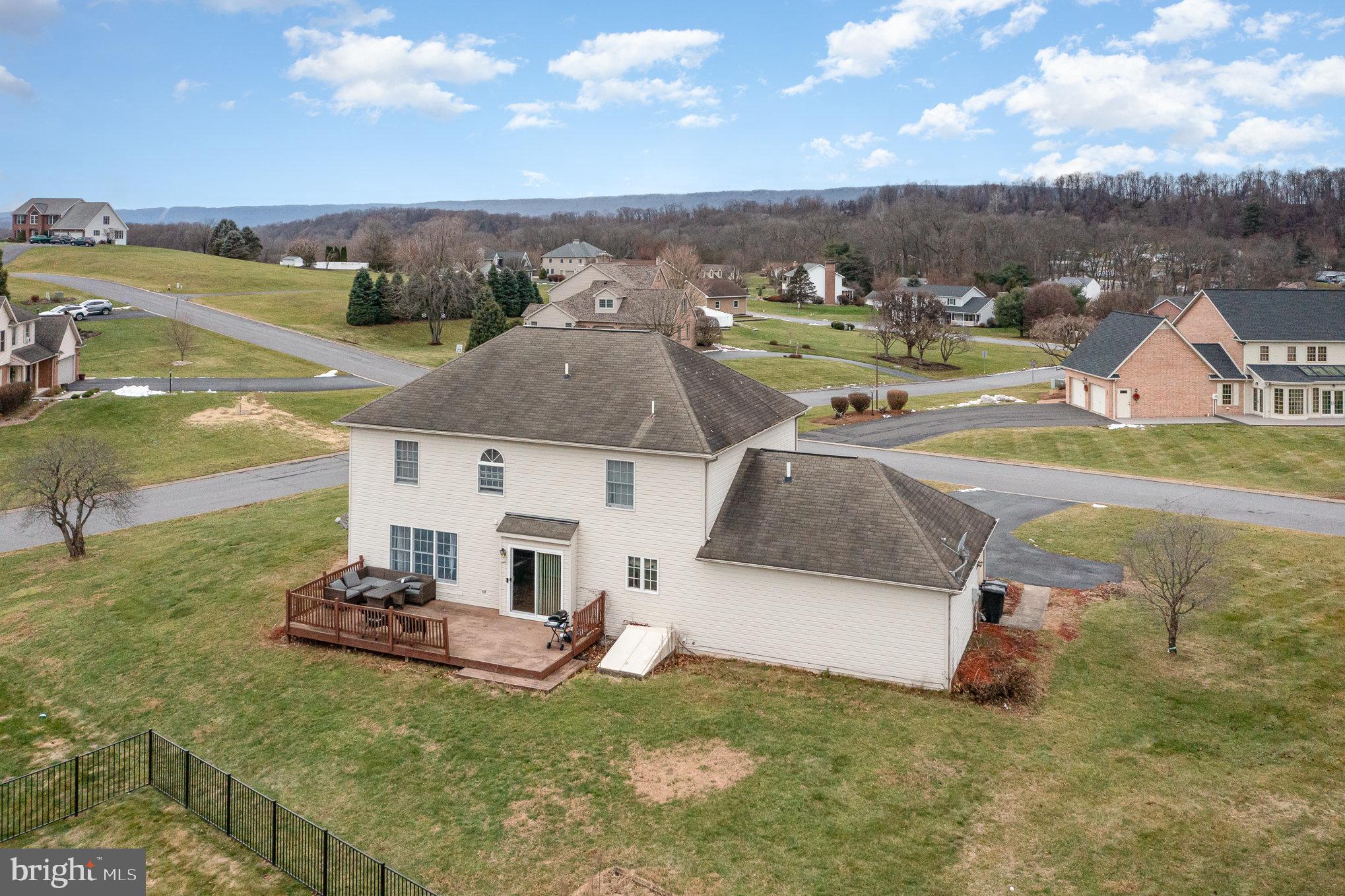 ROLLING HILLS ESTATES - Residential