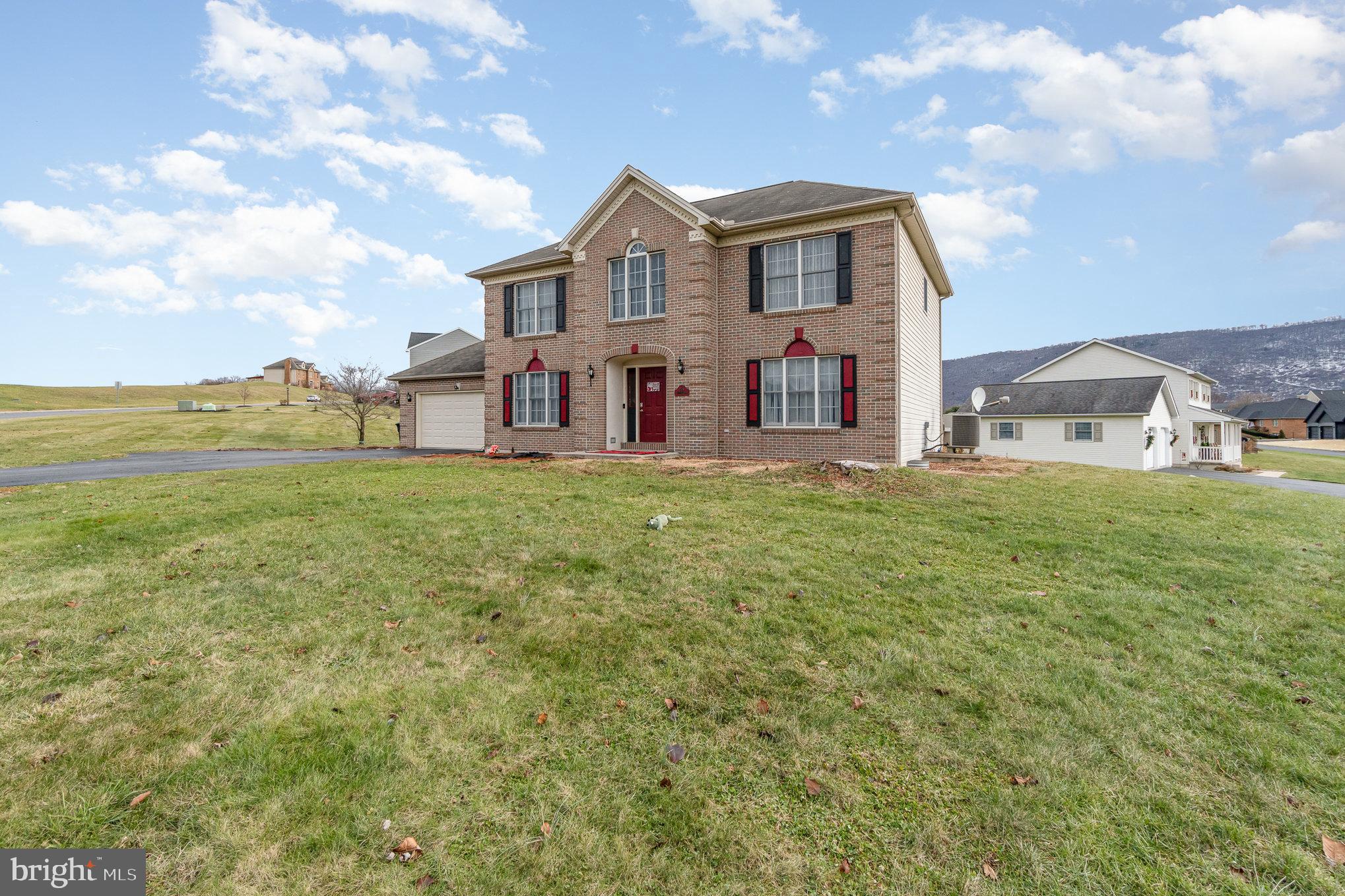 ROLLING HILLS ESTATES - Residential