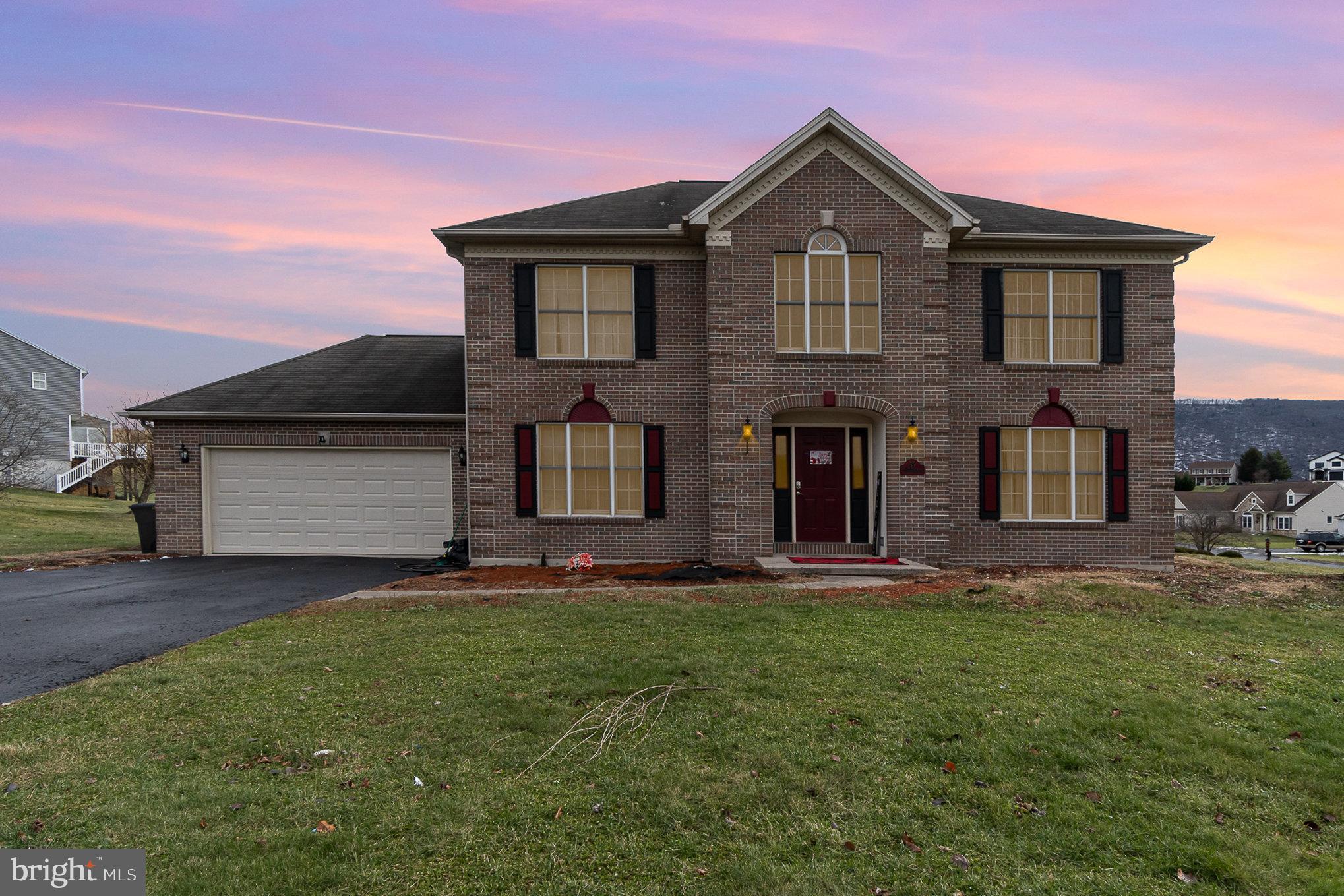 ROLLING HILLS ESTATES - Residential