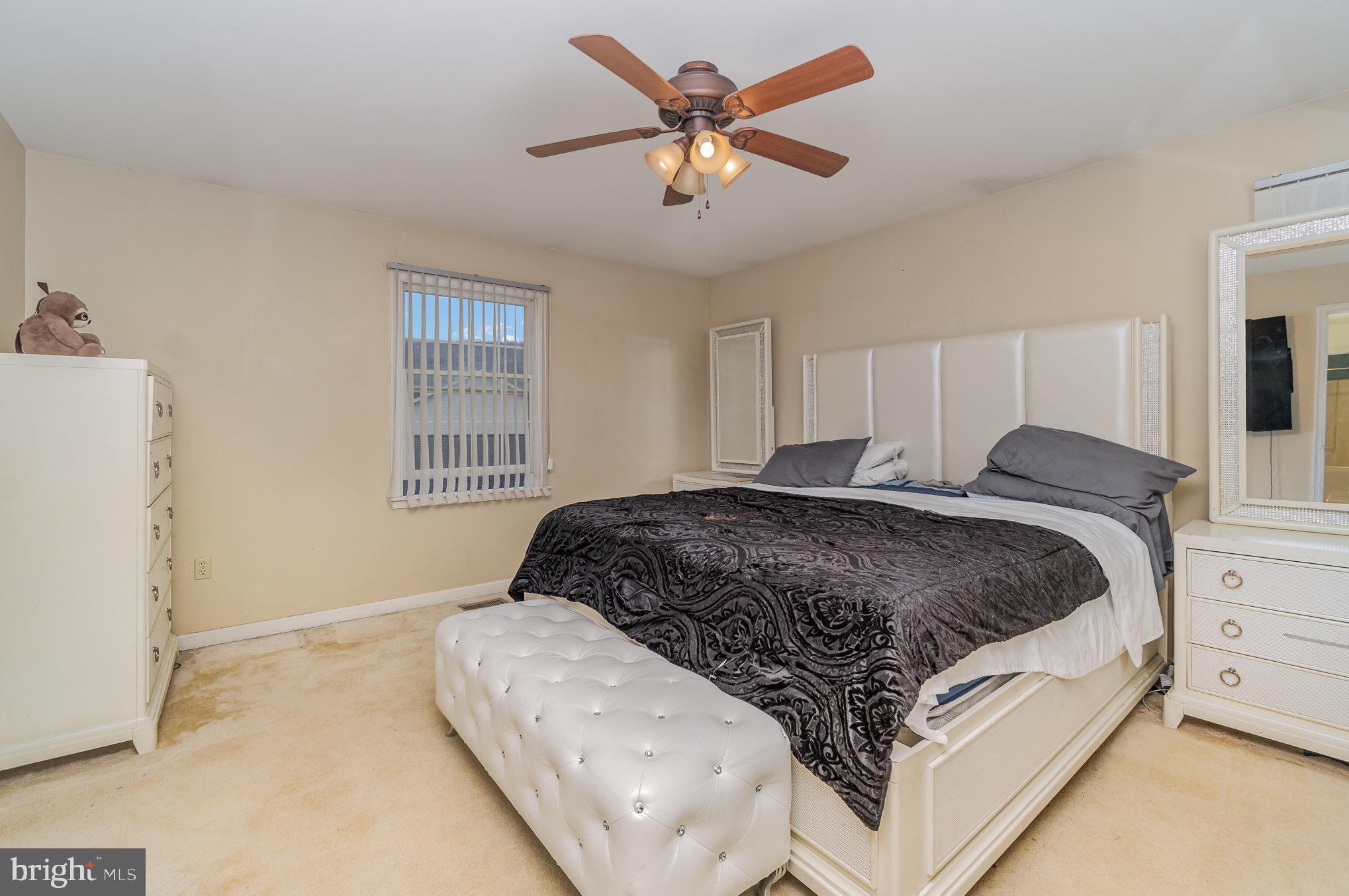 ROLLING HILLS ESTATES - Residential