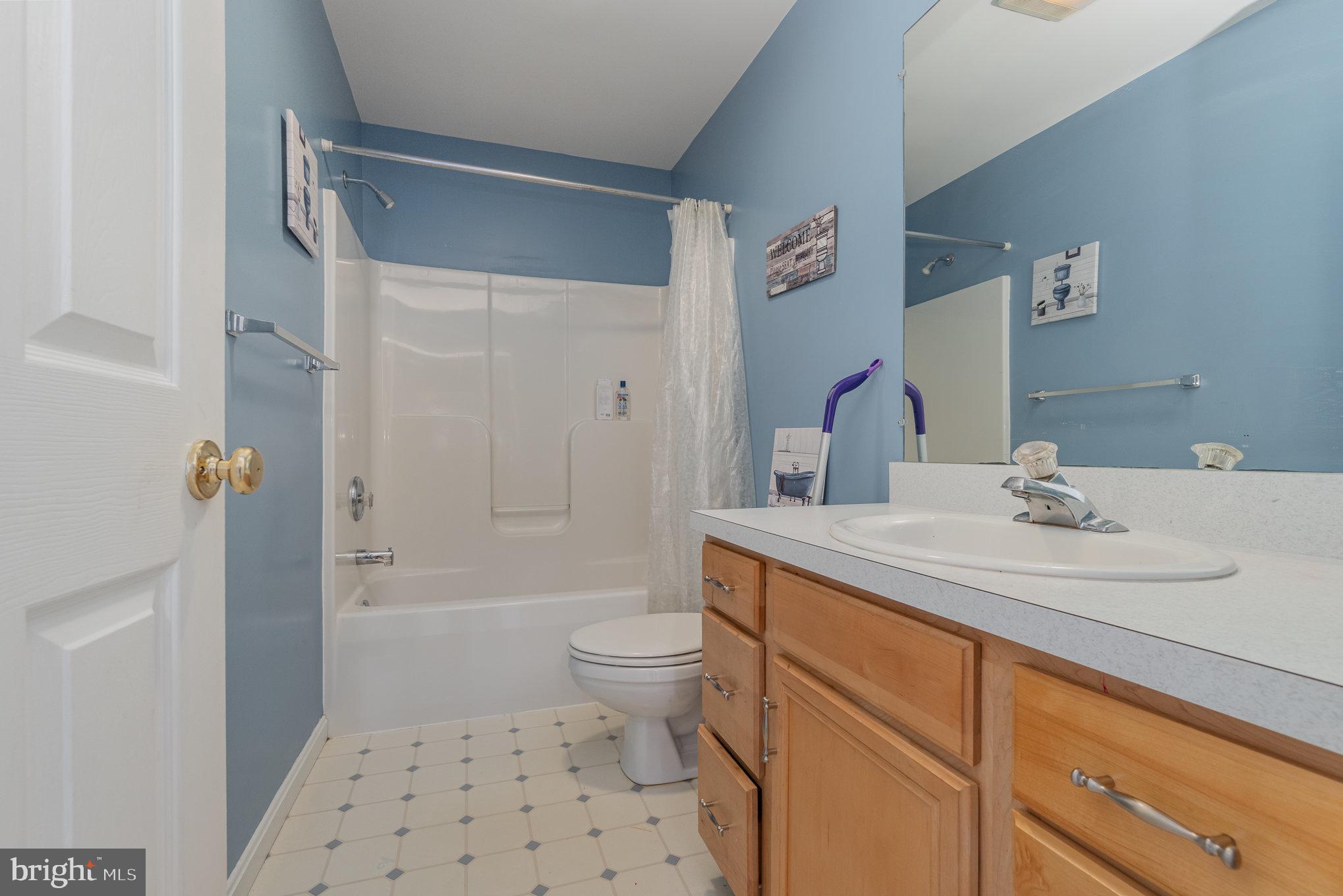 ROLLING HILLS ESTATES - Residential