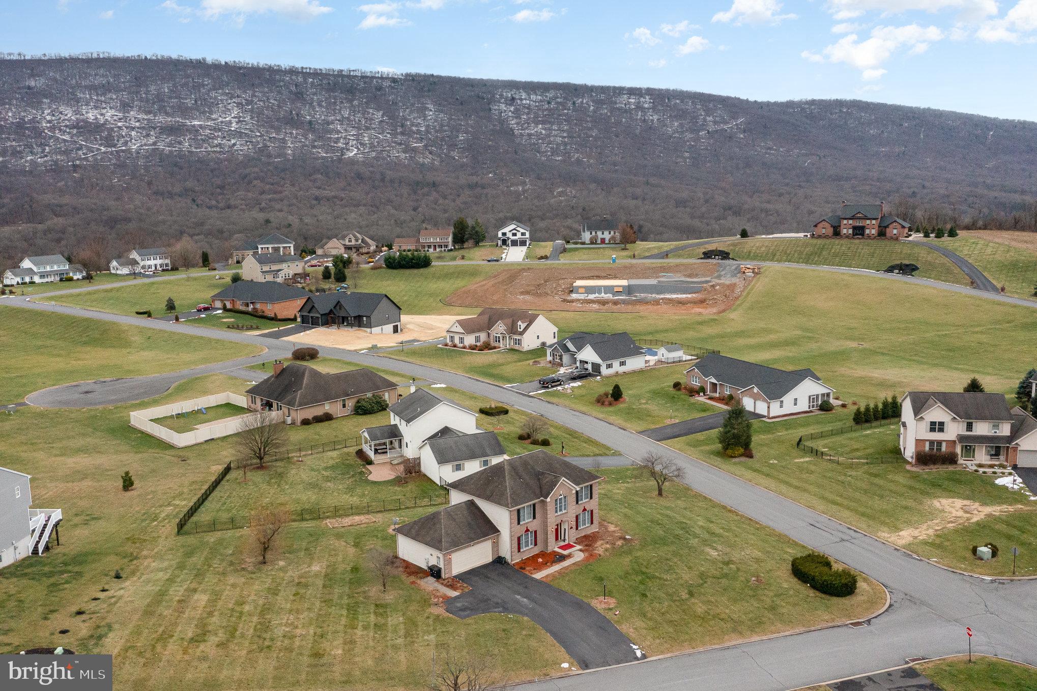ROLLING HILLS ESTATES - Residential