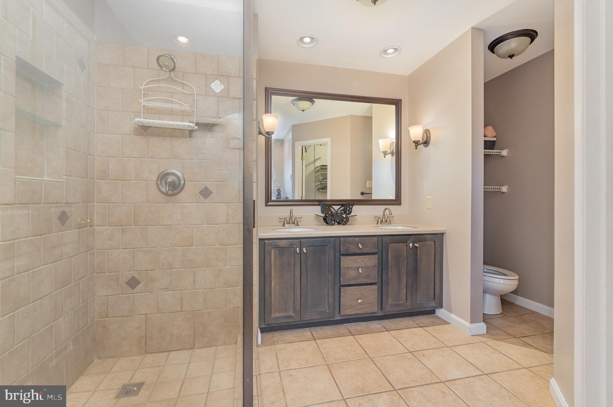 ROLLING HILLS ESTATES - Residential