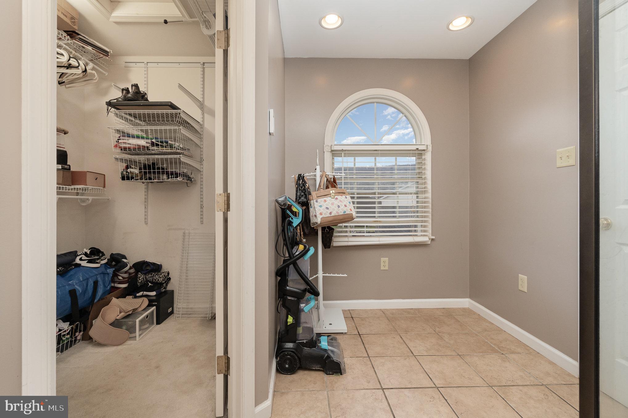 ROLLING HILLS ESTATES - Residential