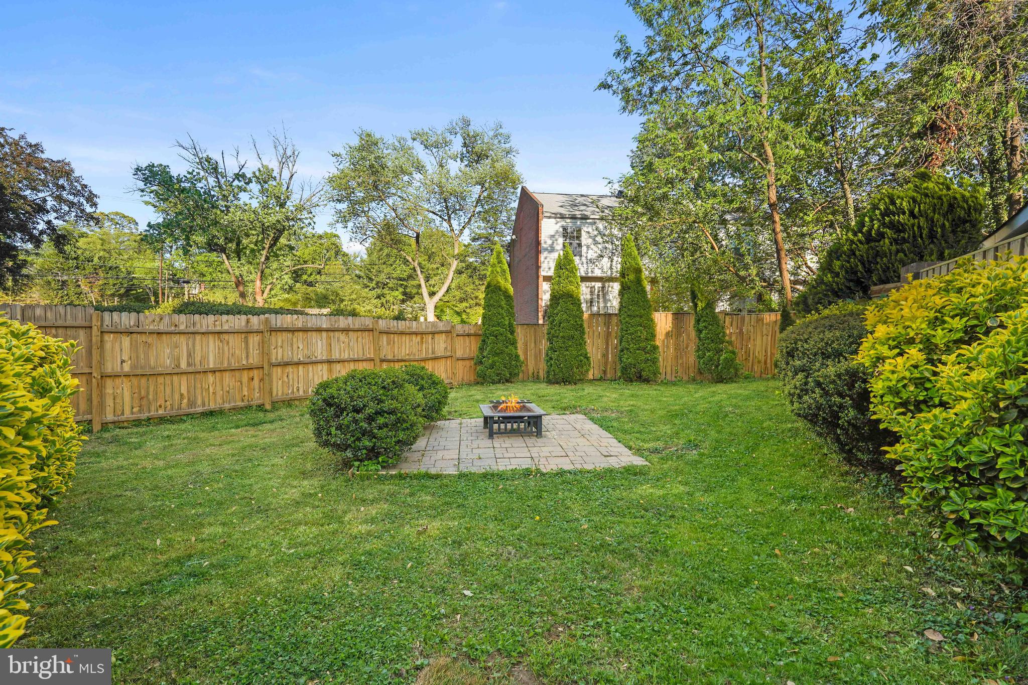 WOODSIDE - Residential