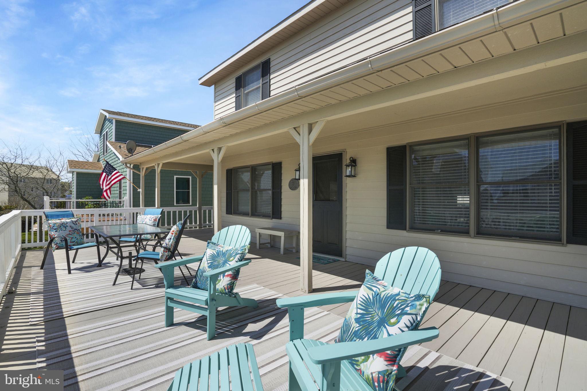 CAPTAIN'S COVE - Residential