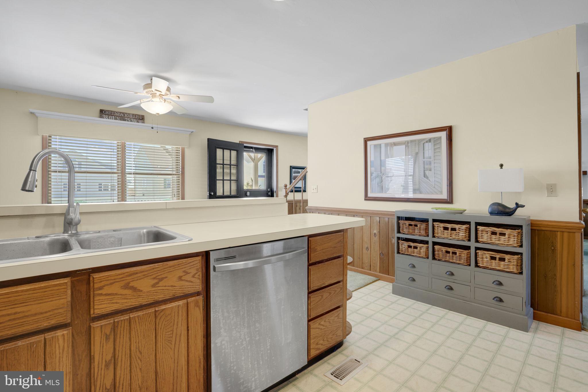 CAPTAIN'S COVE - Residential